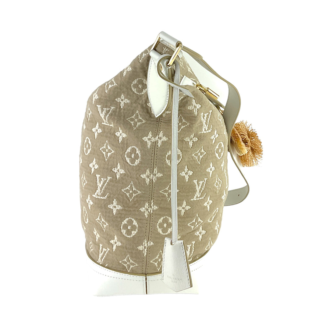 Louis Vuitto Sabbia Besace Blanc Monogram Canvas Limited Edition Bag