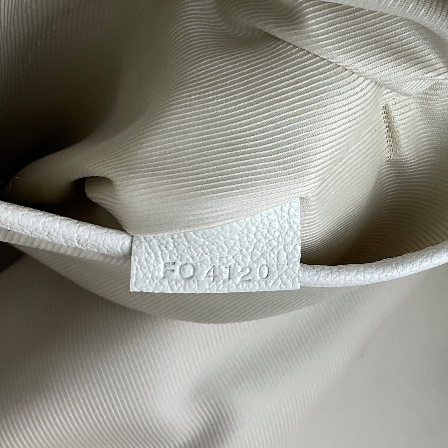 Louis Vuitto Sabbia Besace Blanc Monogram Canvas Limited Edition Bag