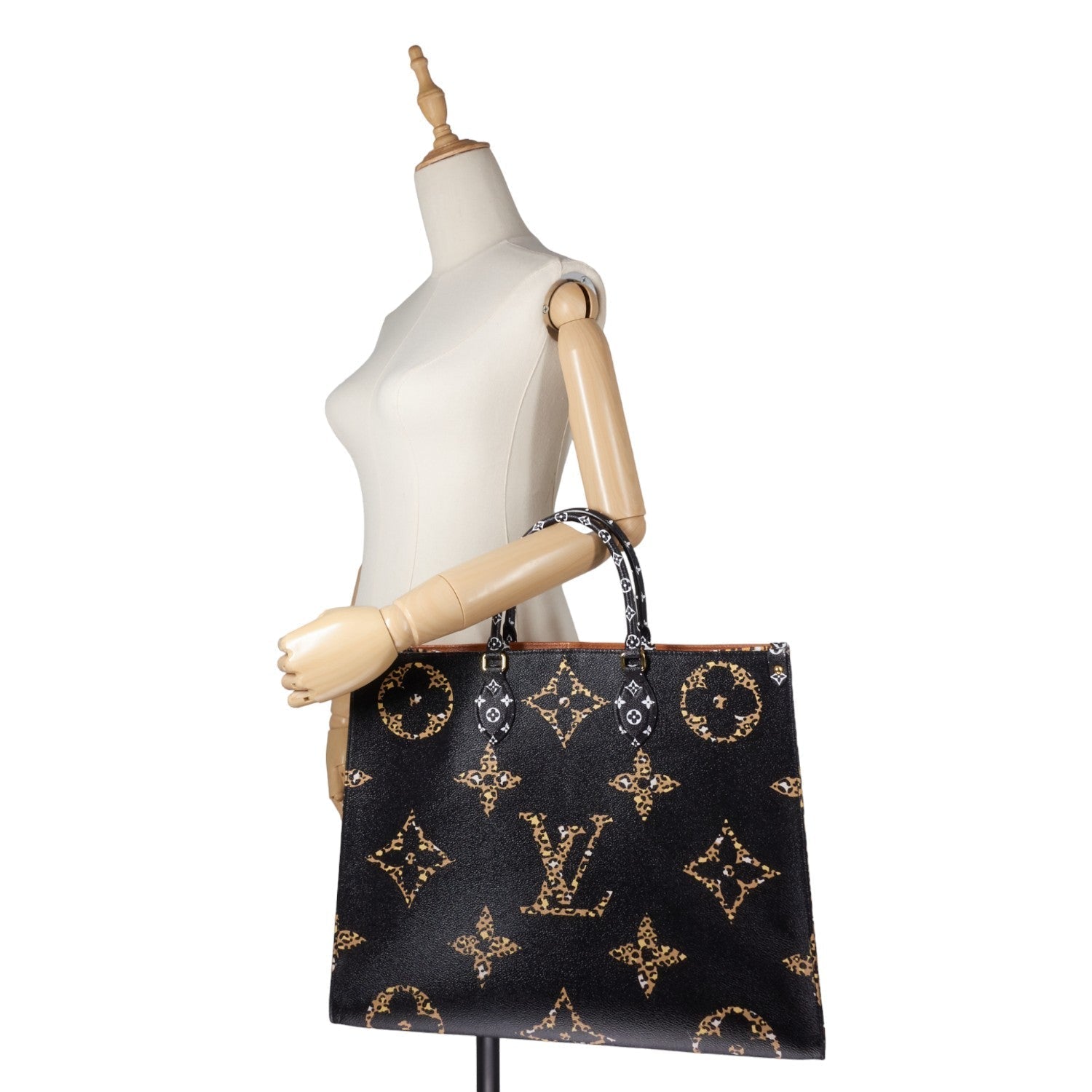 Louis Vuitto OnTheGo Monogram Giant Jungle Canvas Bag