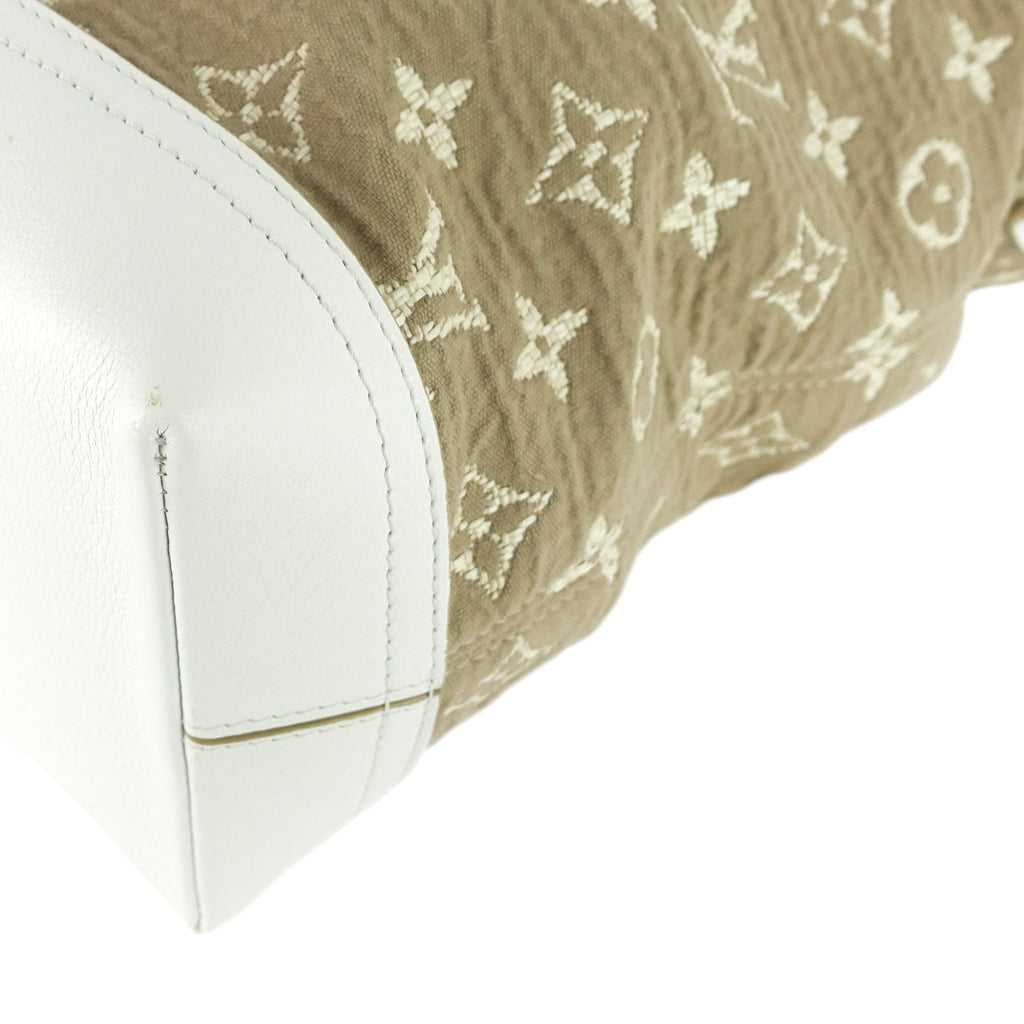 Louis Vuitto Sabbia Besace Blanc Monogram Canvas Limited Edition Bag