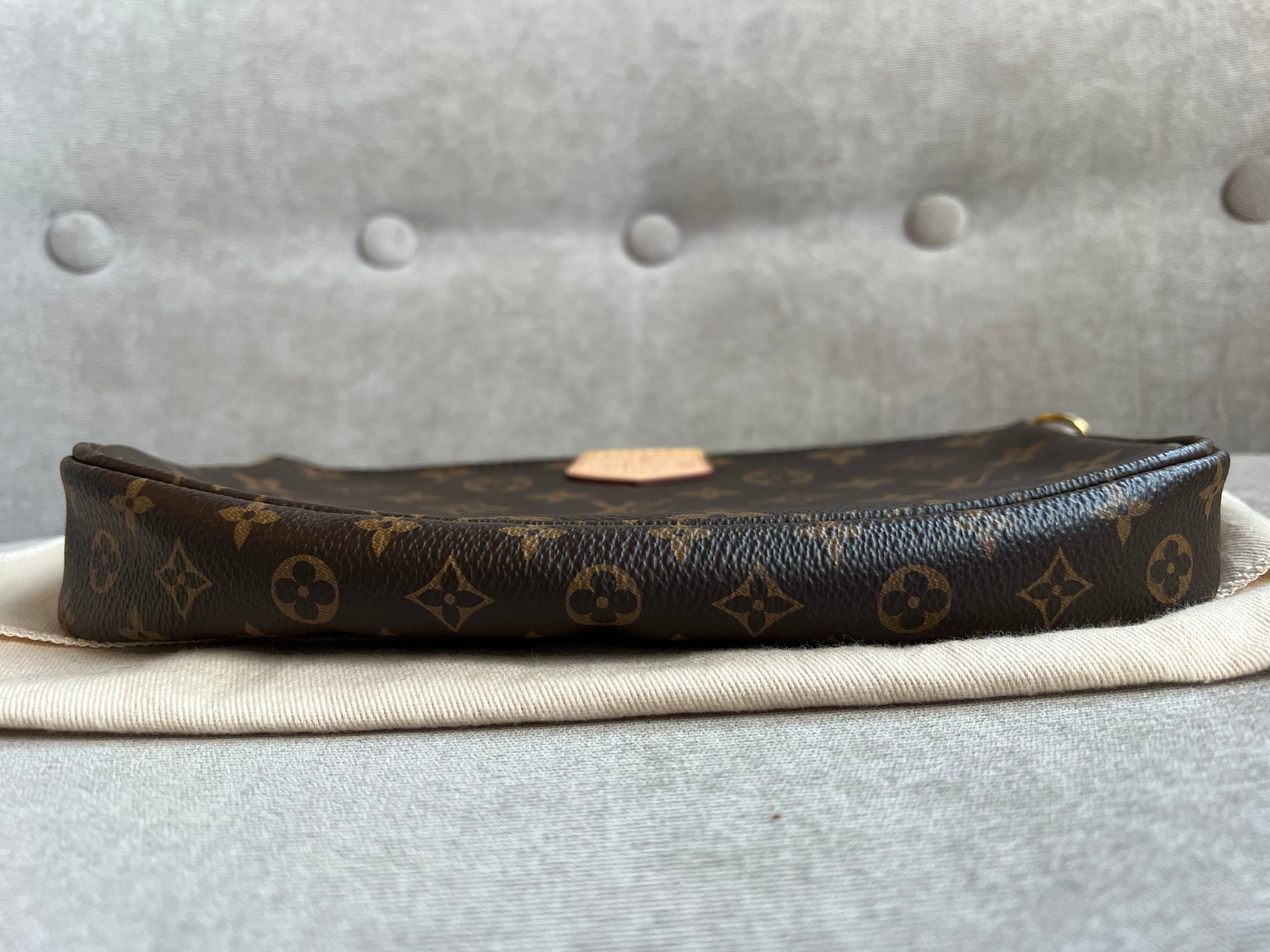 Louis Vuitton Multi Pochette Accessoires Khaki (RRP £1970)