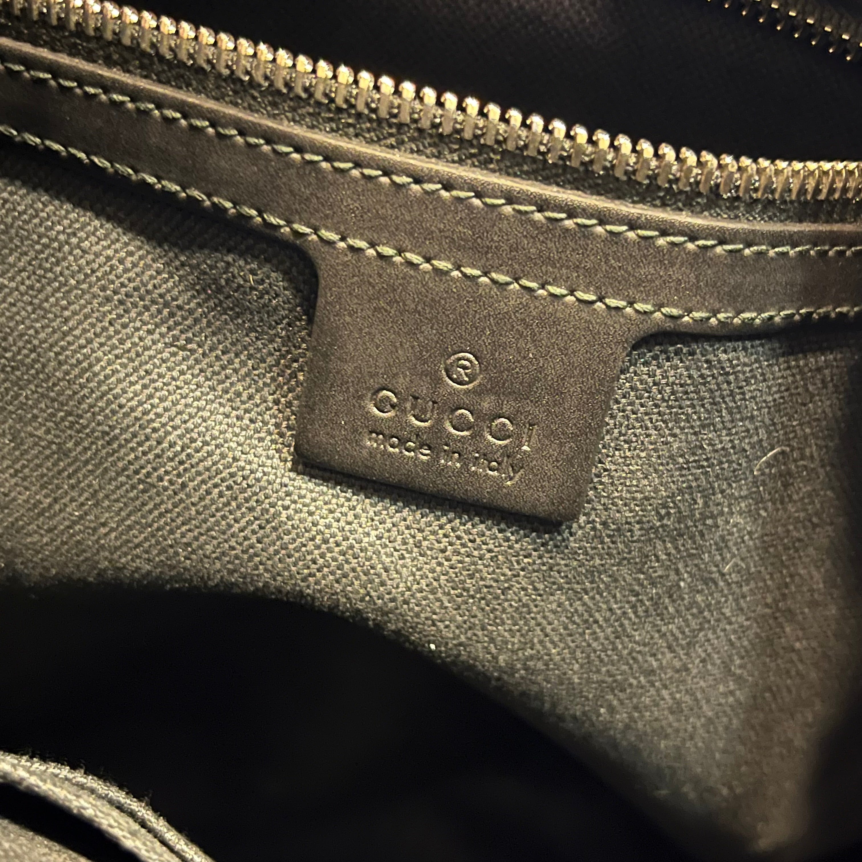 GUCCI GG Supreme Web Small Black Messenger