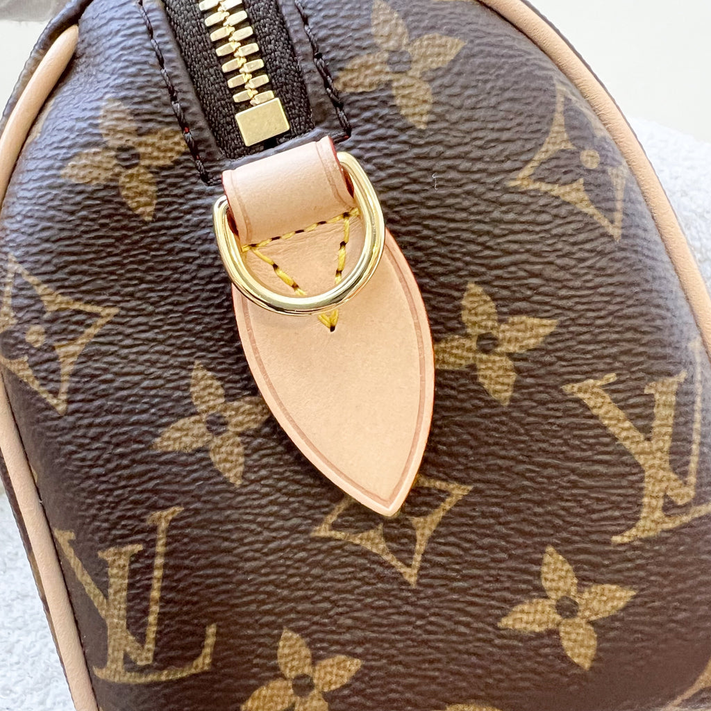 LV Speedy Bandouliere 20 in Monogram Canvas and Adjustable Beige Patterned Strap