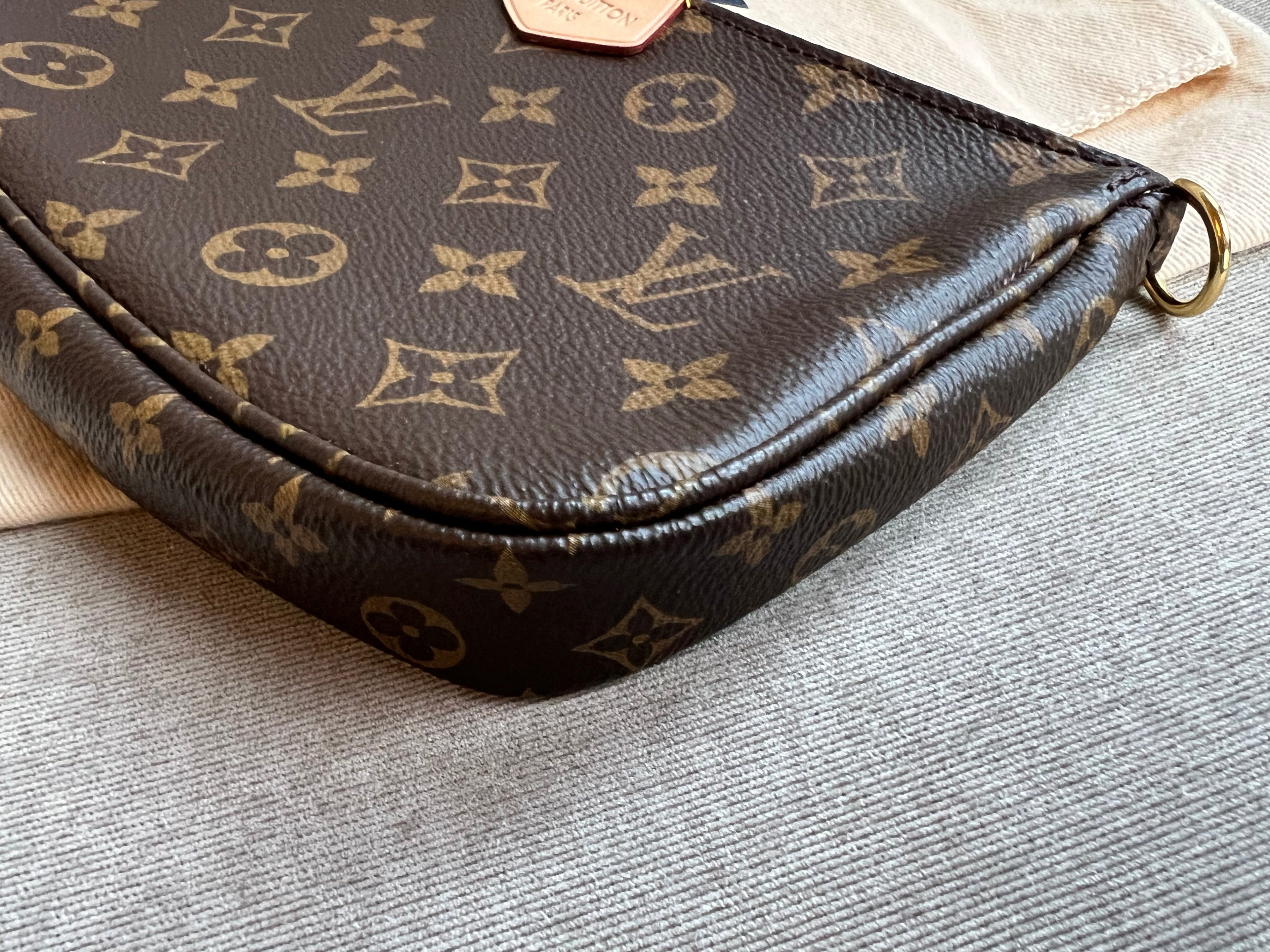 Louis Vuitton Multi Pochette Accessoires Khaki (RRP £1970)