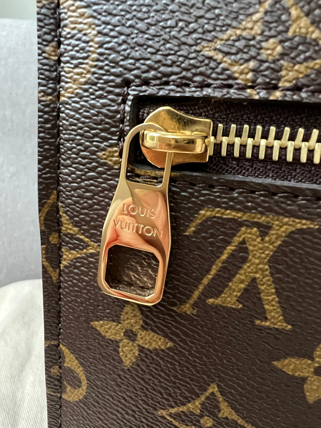 Louis Vuitton Pochette Metis Monogram (RRP £1,970)