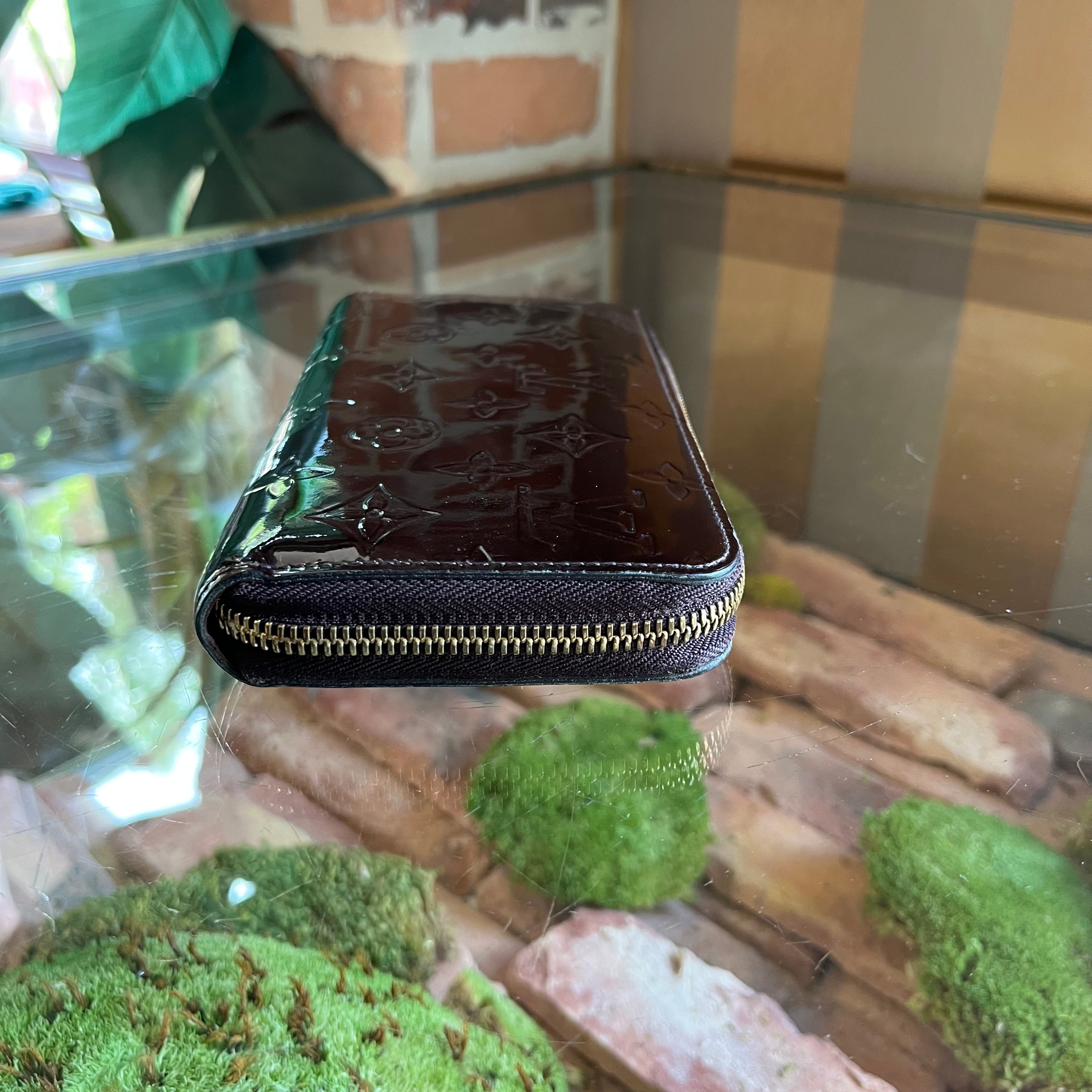LOUIS VUITTON Zippy Amarante Monogram Vernis Wallet