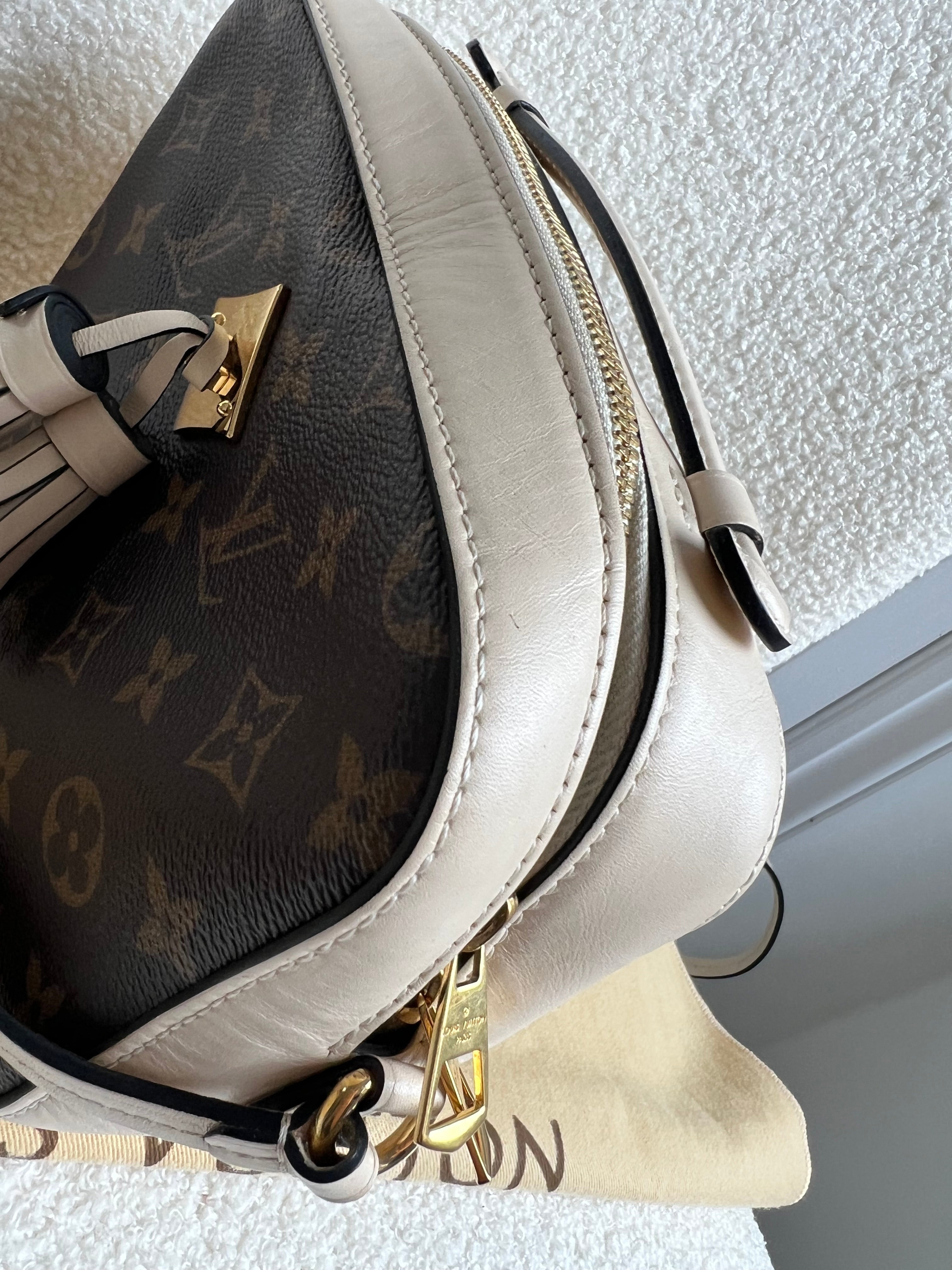 Louis Vuitton Saintonge Monogram Cream