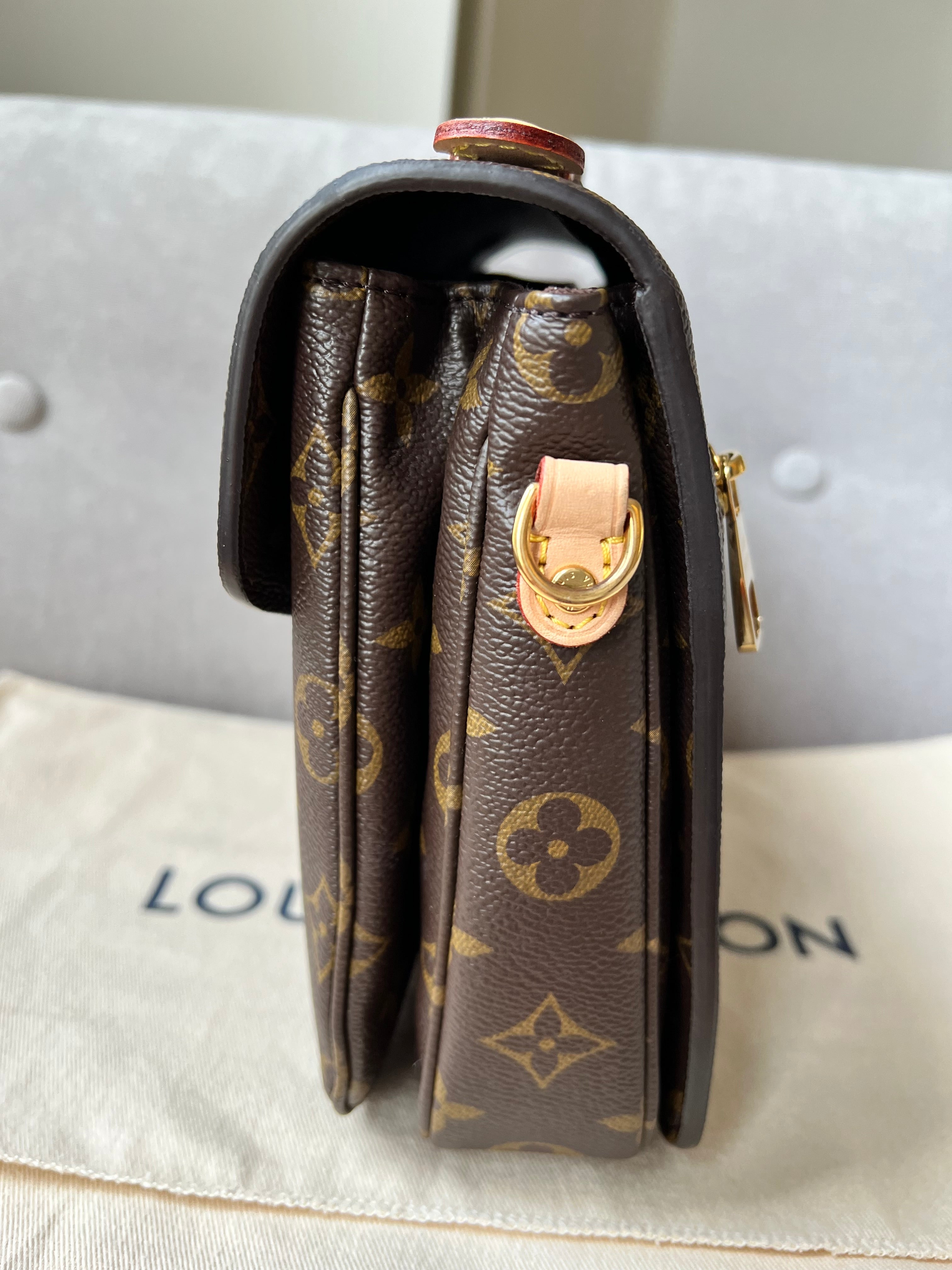 Louis Vuitton Pochette Metis Monogram (RRP £1,970)
