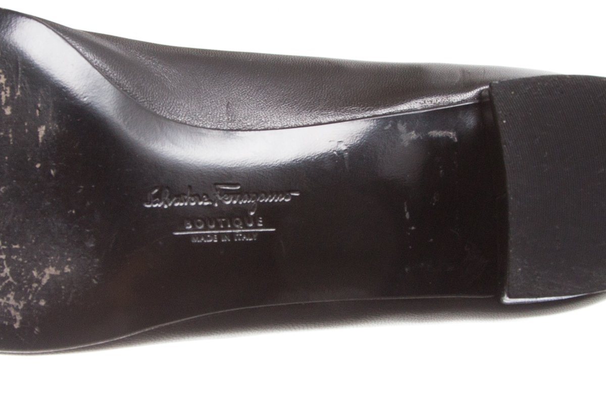 Ferragamo Black Pumps SZ 6