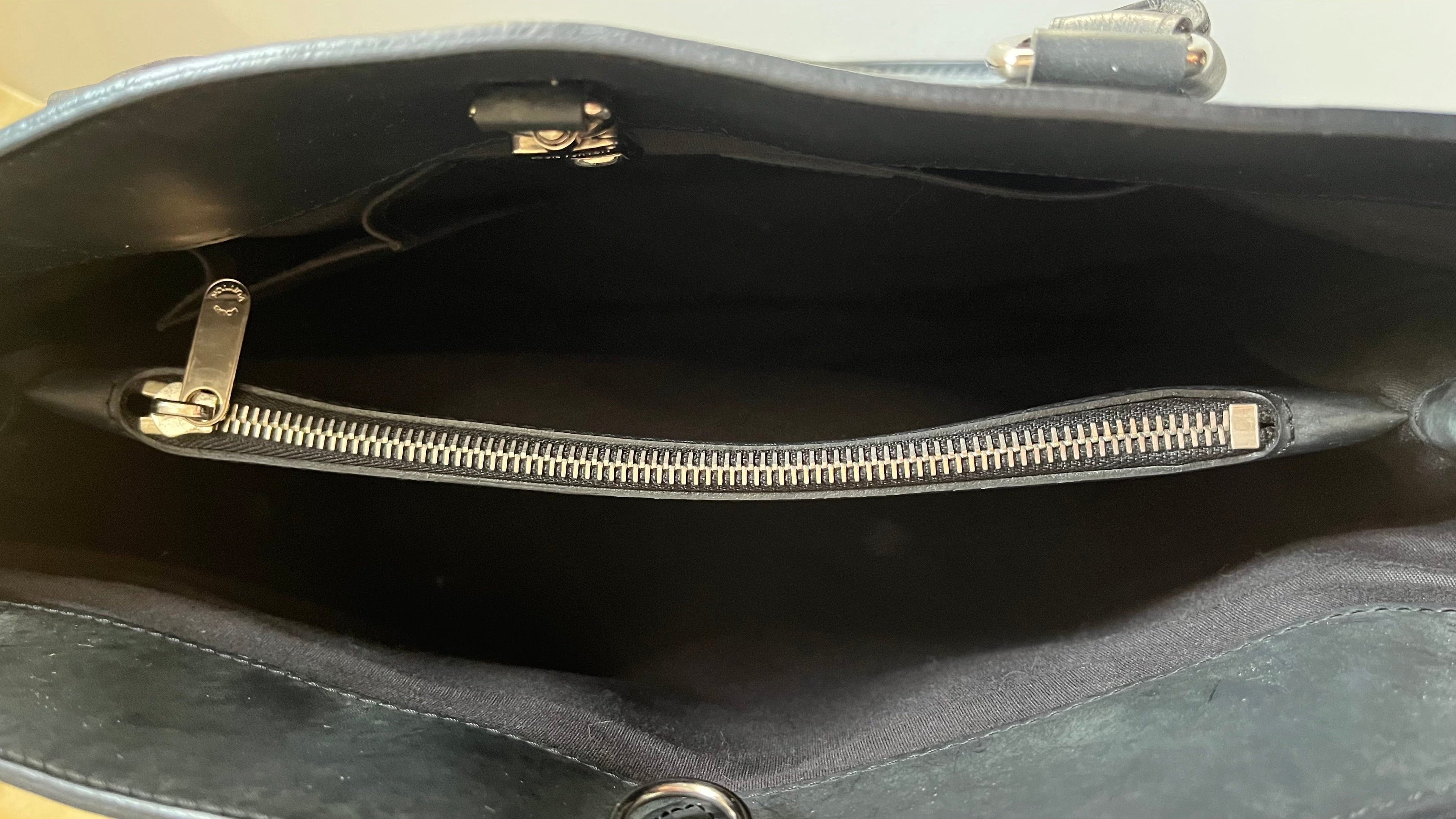 Louis Vuitton Passy GM, Epi Leather