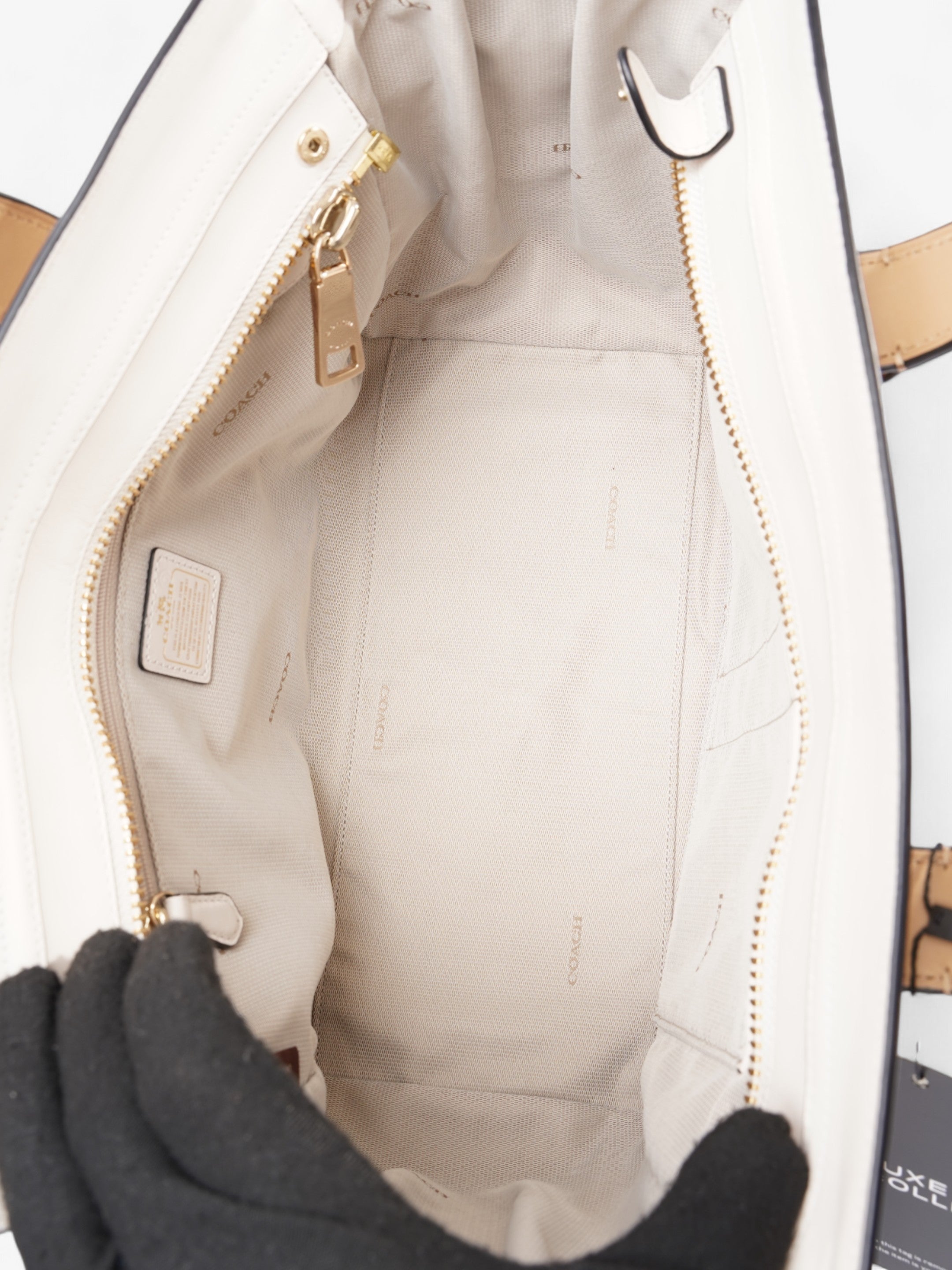 Coach Swagger 32 Beige / Black Leather