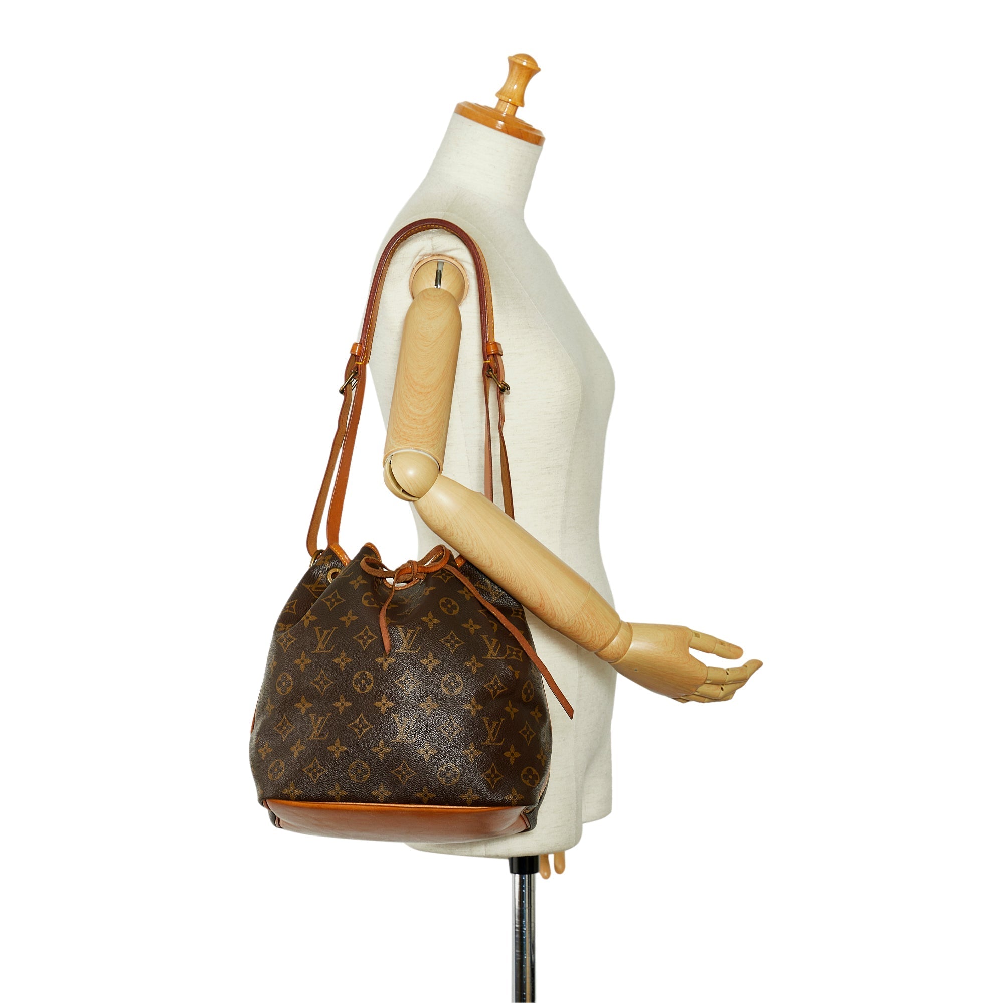 Louis Vuitton Petit NoÃƒÆ’Ã‚Â© Monogram Canvas