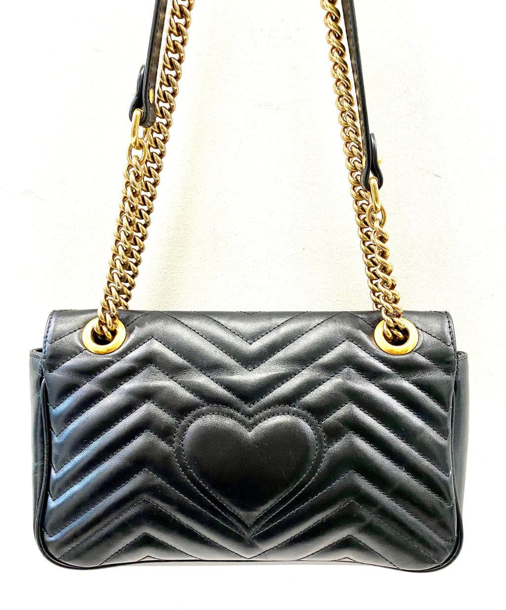 GUCCI GG MARMONT SMALL MATELASSE CALFSKIN SHOULDER BAG