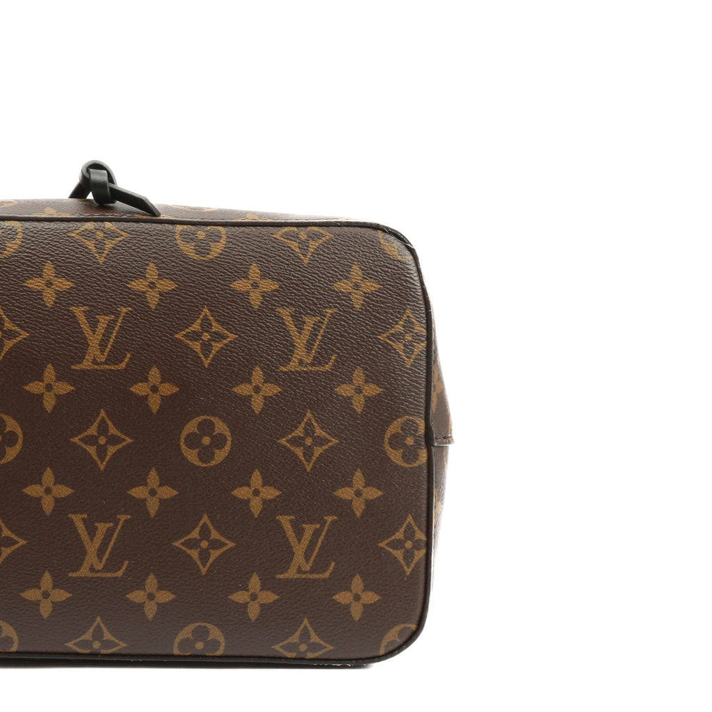 LOUIS VUITTON NéoNoé MM Monogram w/Blk Trim