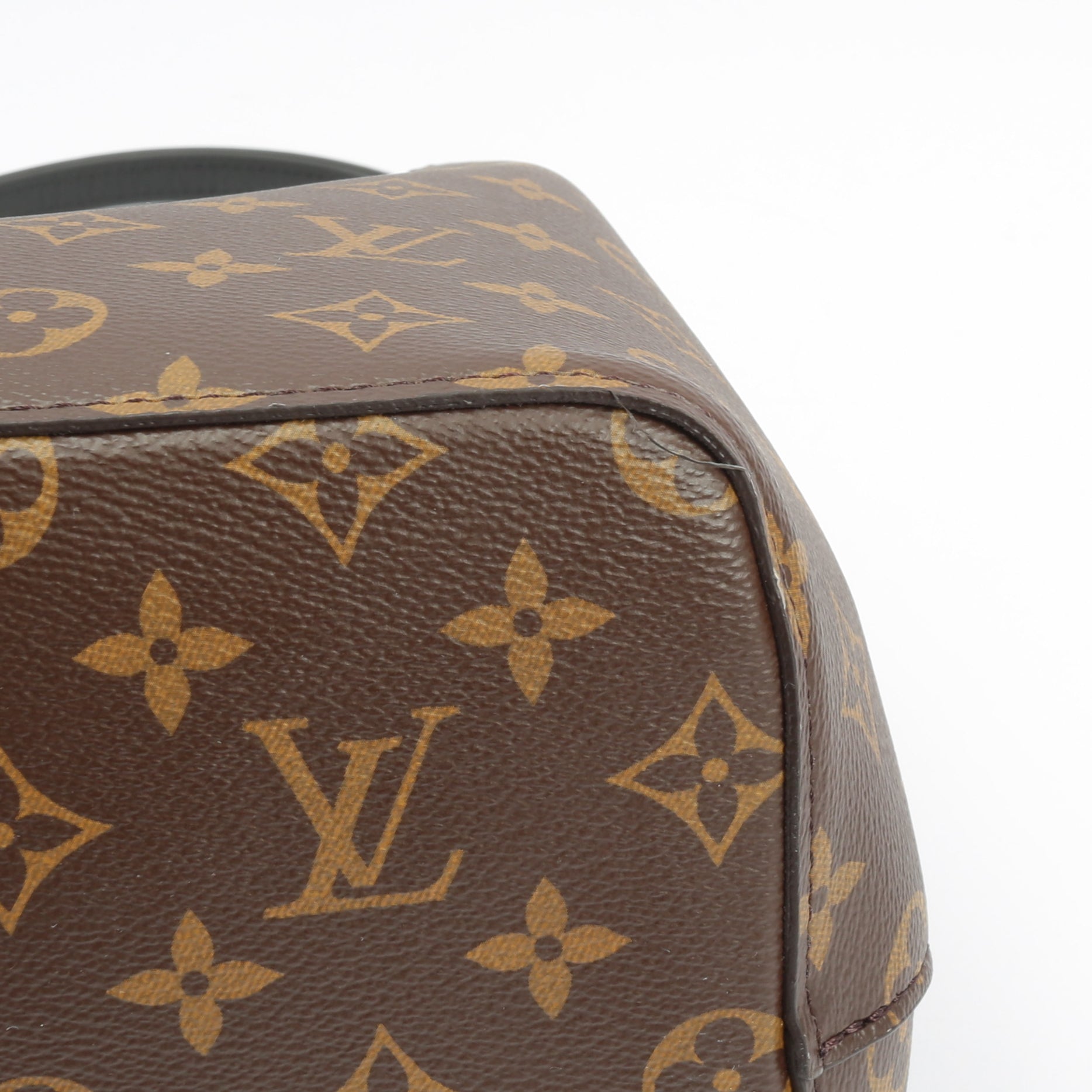 LOUIS VUITTON NéoNoé MM Monogram w/Blk Trim