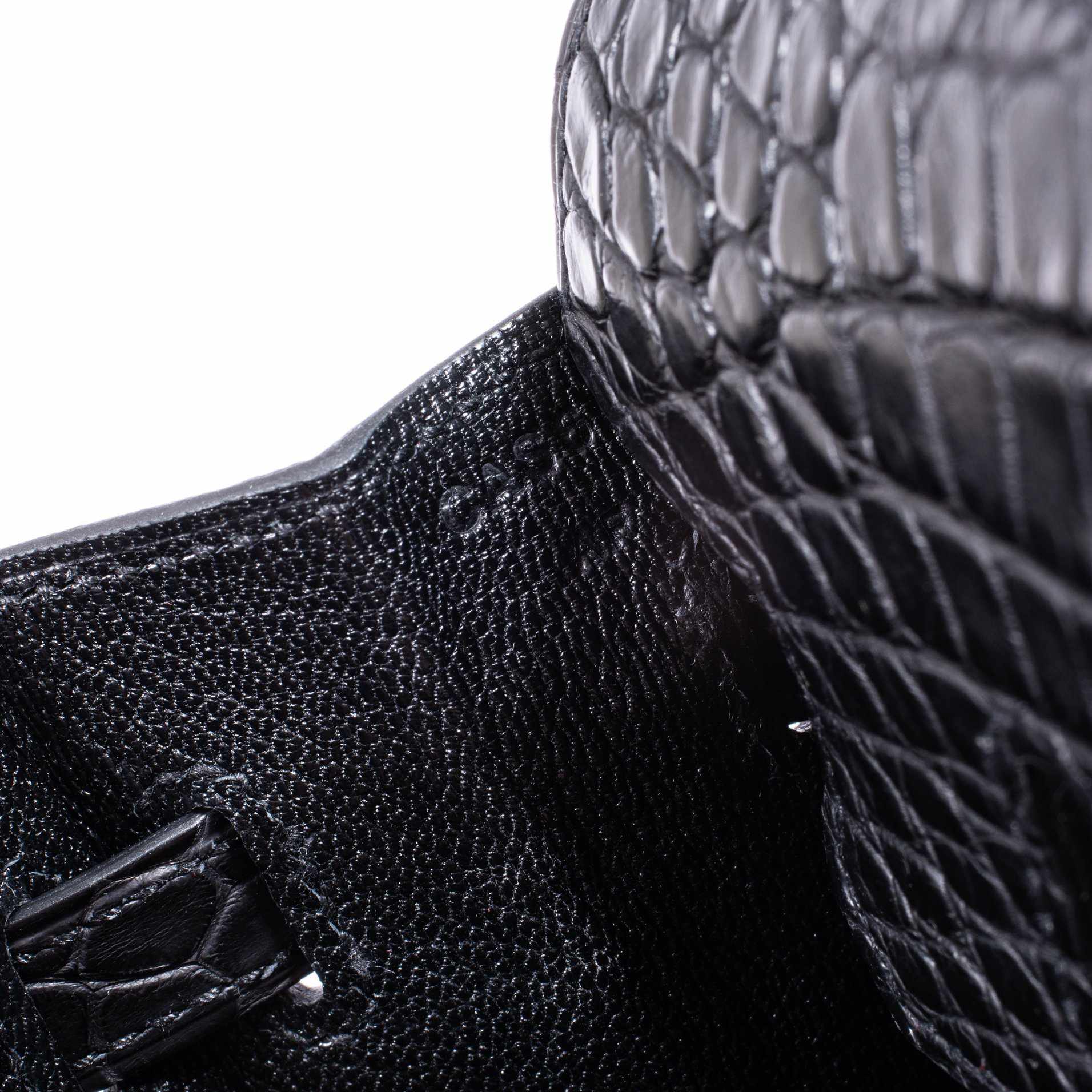 HermÃƒÆ’Ã‚Â¨s Birkin 25 Black Matte Alligator Gold Hardware