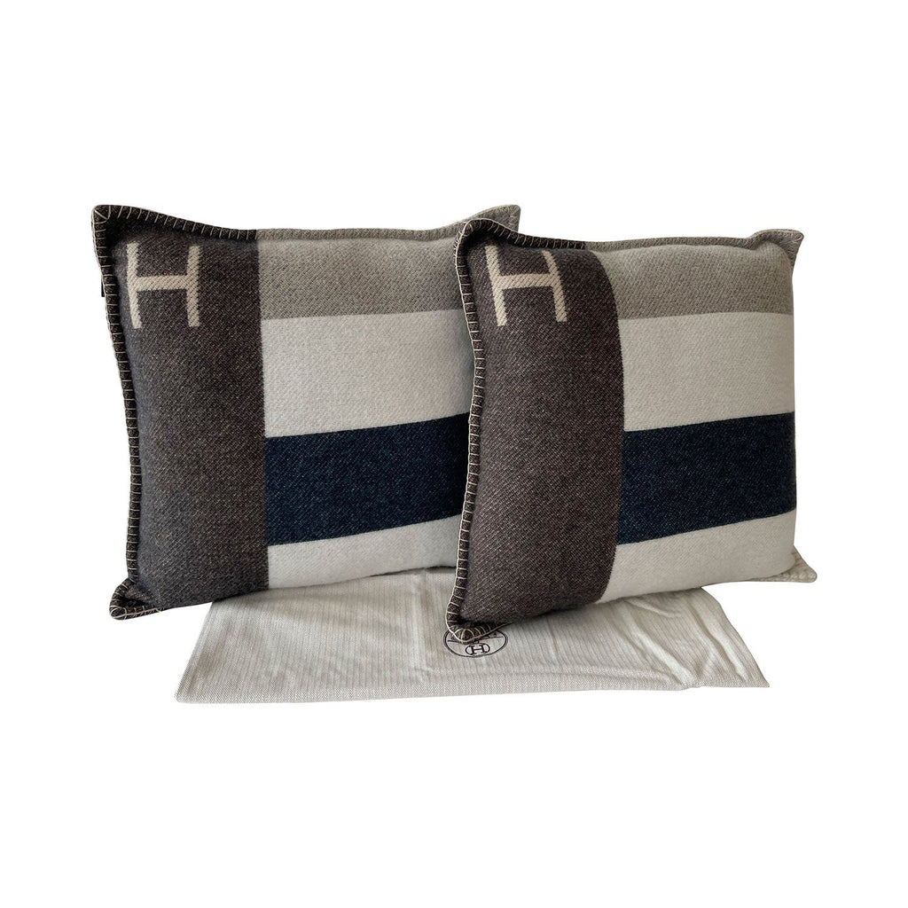 HermÃƒÆ’Ã‚Â¨s H Casaque Pair Throw Pillow