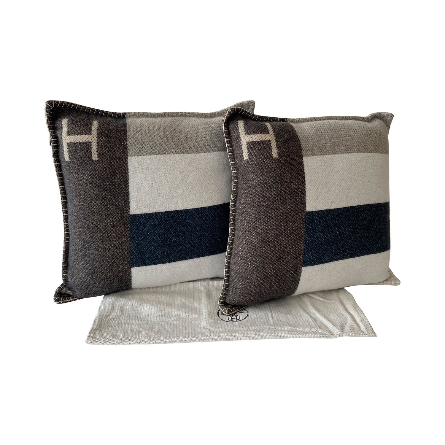 HermÃƒÆ’Ã‚Â¨s H Casaque Pair Throw Pillow