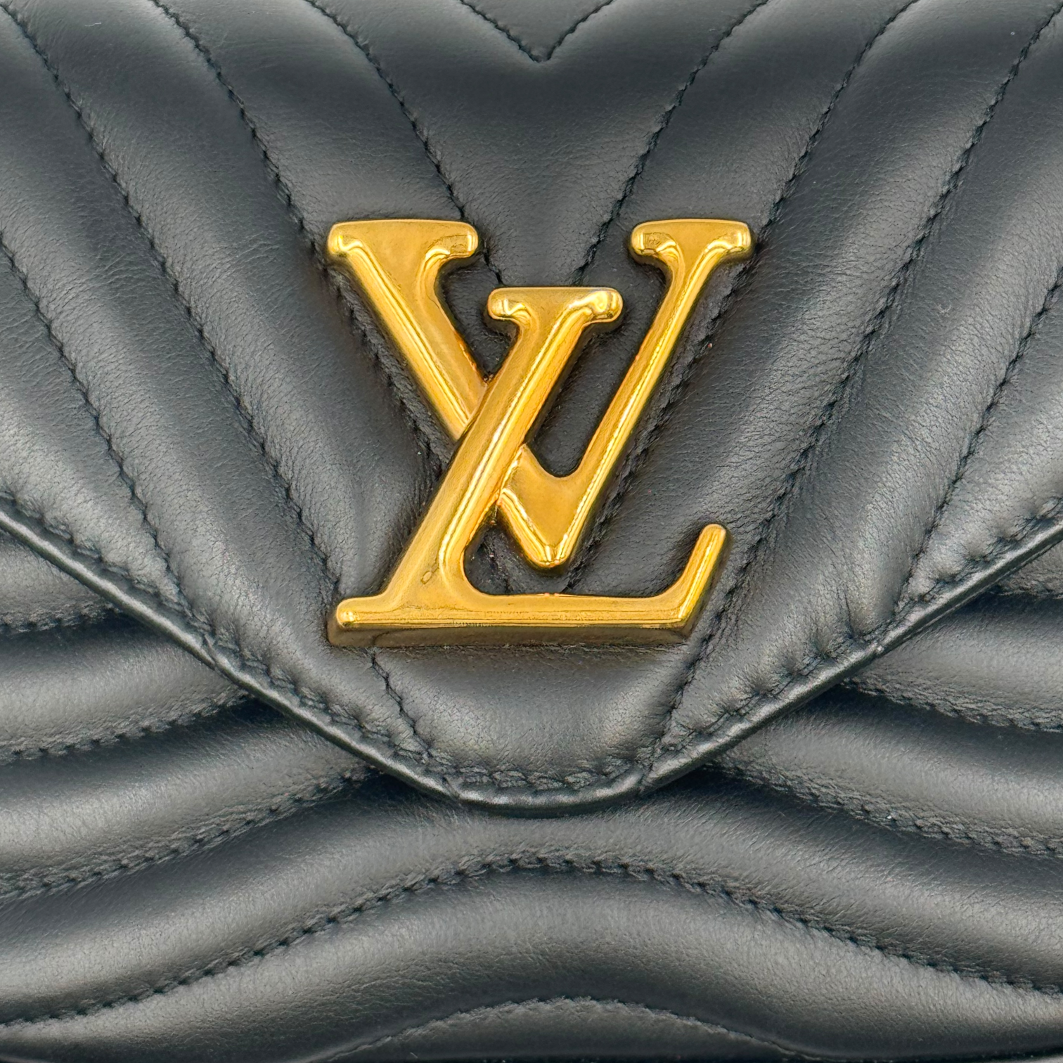 Louis Vuitton New Wave Pochette Black