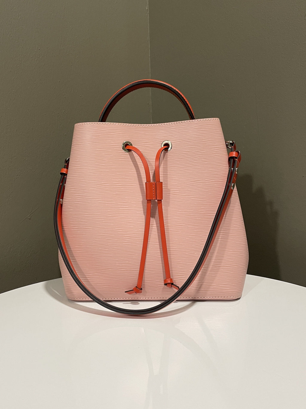 Louis Vuitton Neonoe MM Rose Ballerine / Orange Epi