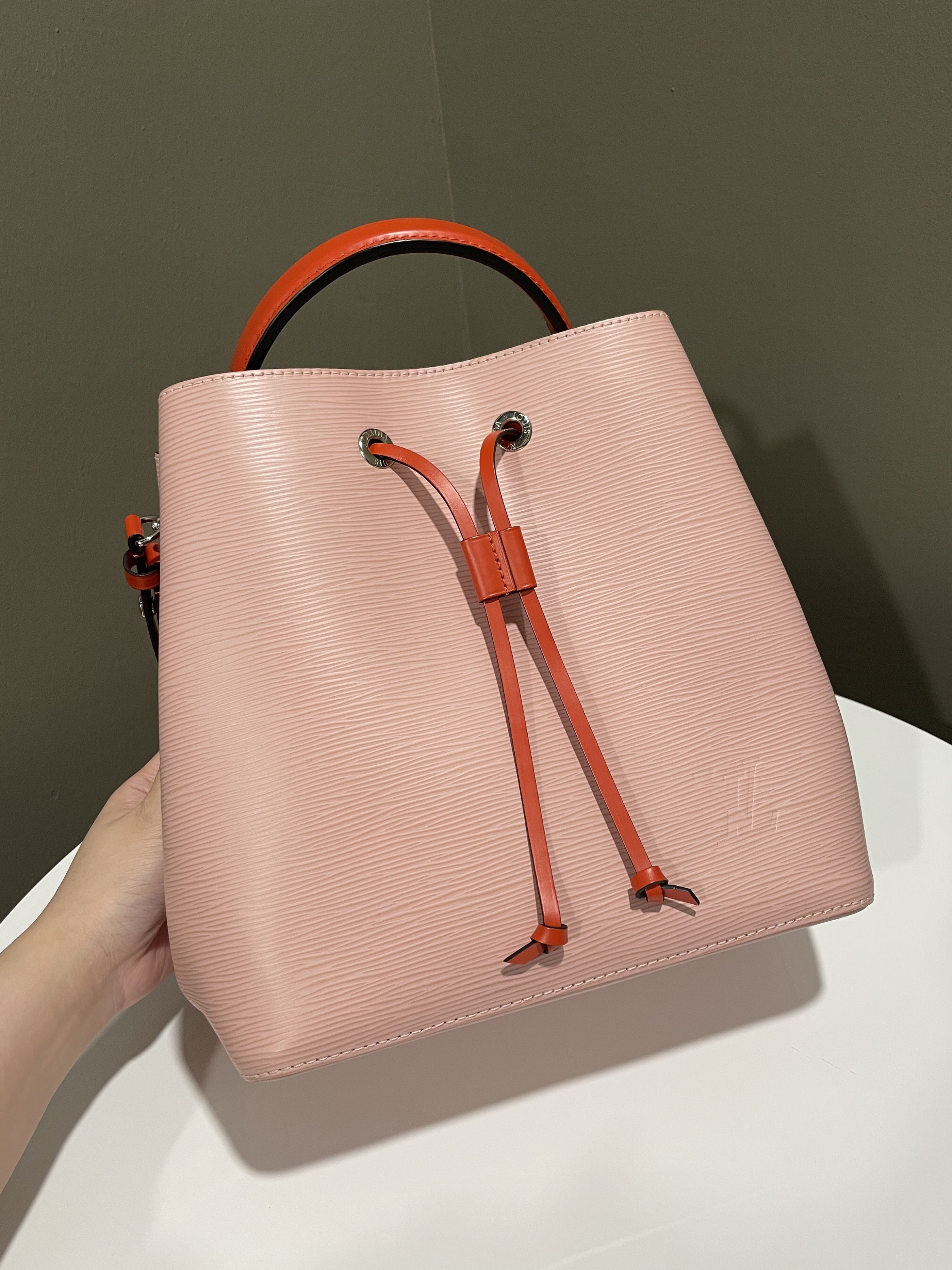 Louis Vuitton Neonoe MM Rose Ballerine / Orange Epi