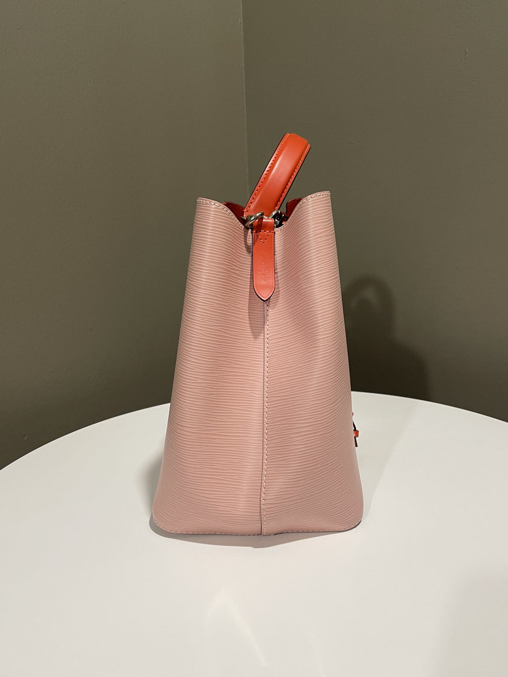Louis Vuitton Neonoe MM Rose Ballerine / Orange Epi