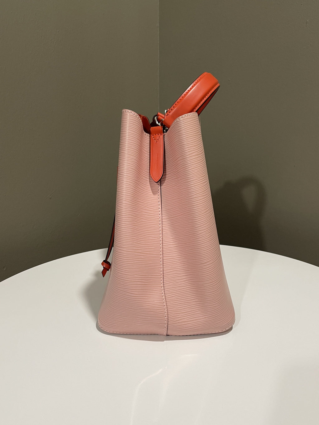 Louis Vuitton Neonoe MM Rose Ballerine / Orange Epi
