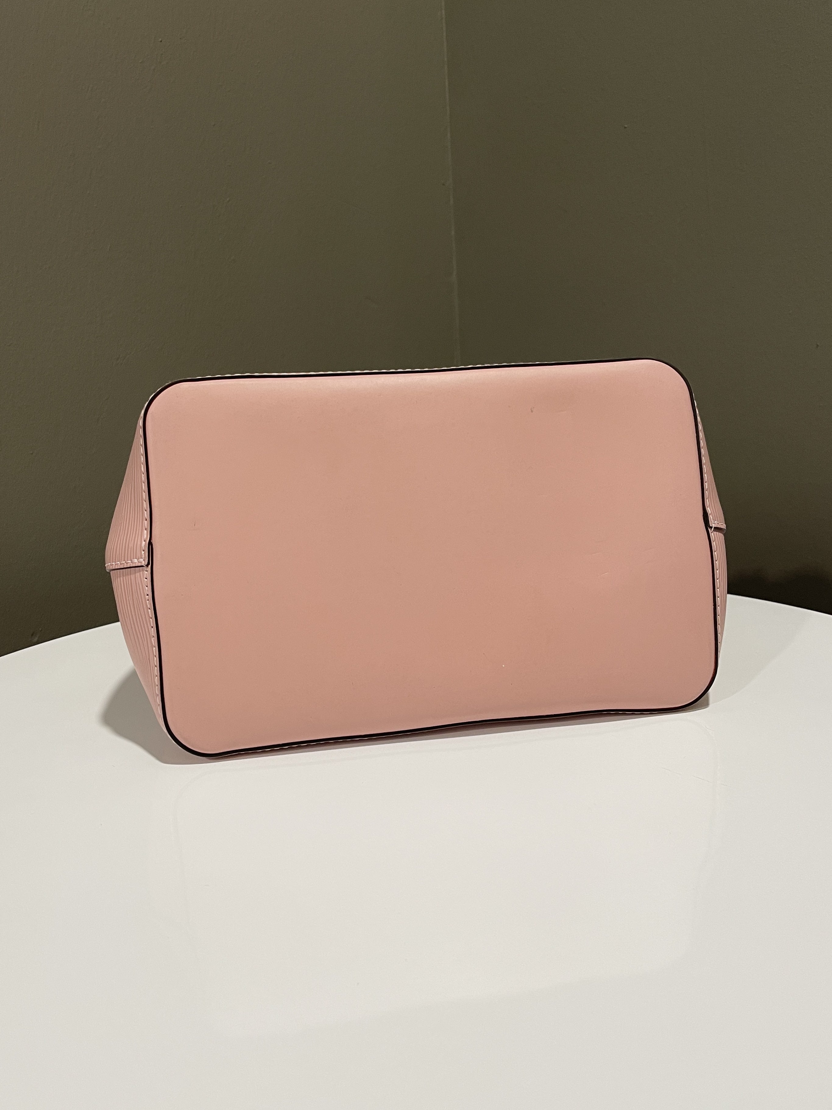 Louis Vuitton Neonoe MM Rose Ballerine / Orange Epi