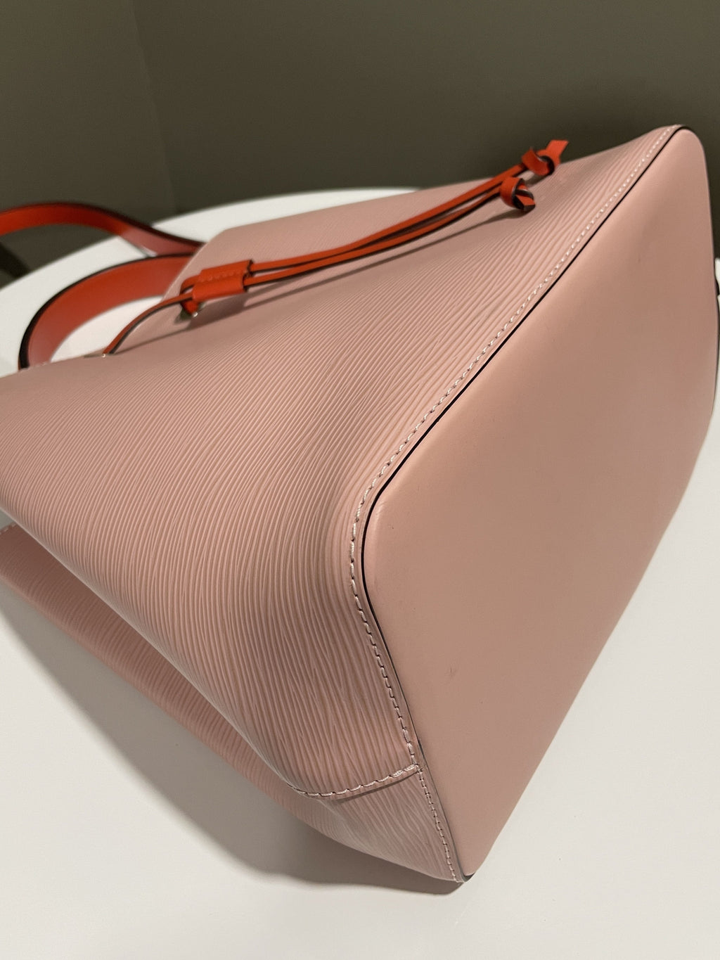 Louis Vuitton Neonoe MM Rose Ballerine / Orange Epi