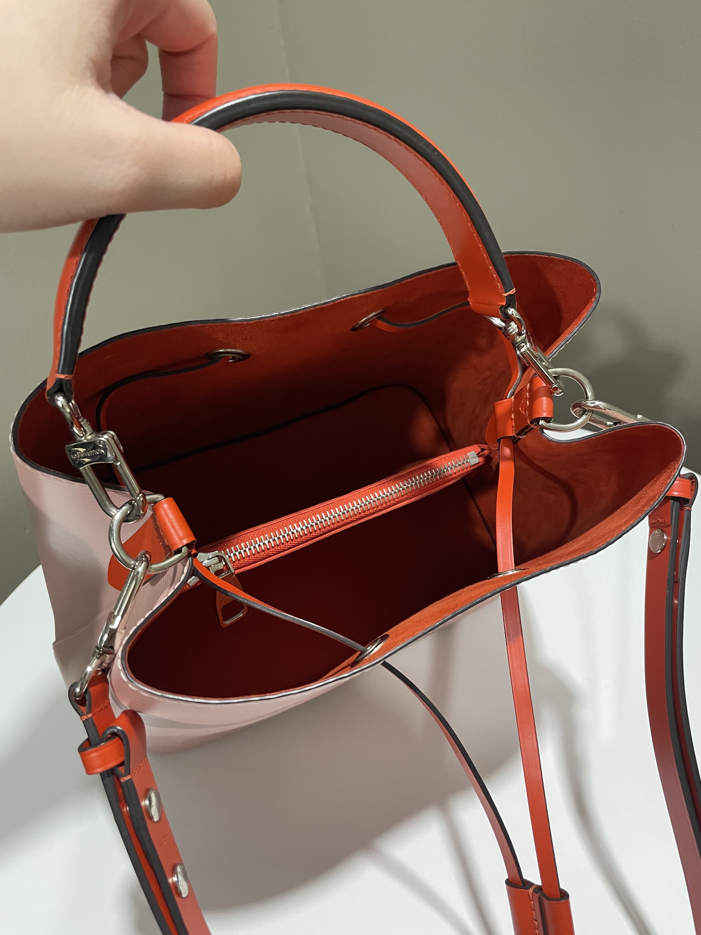 Louis Vuitton Neonoe MM Rose Ballerine / Orange Epi