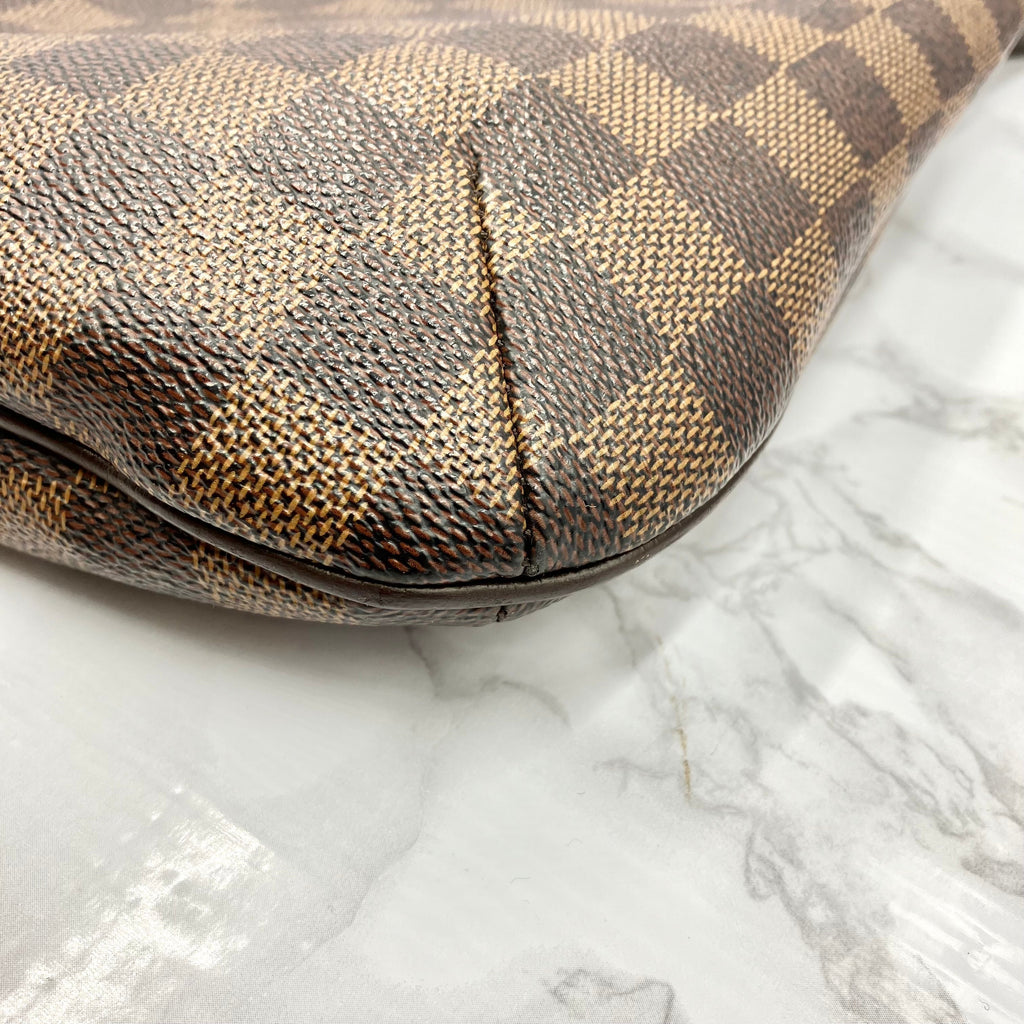 LOUIS VUITTON Damier Bloomsbury