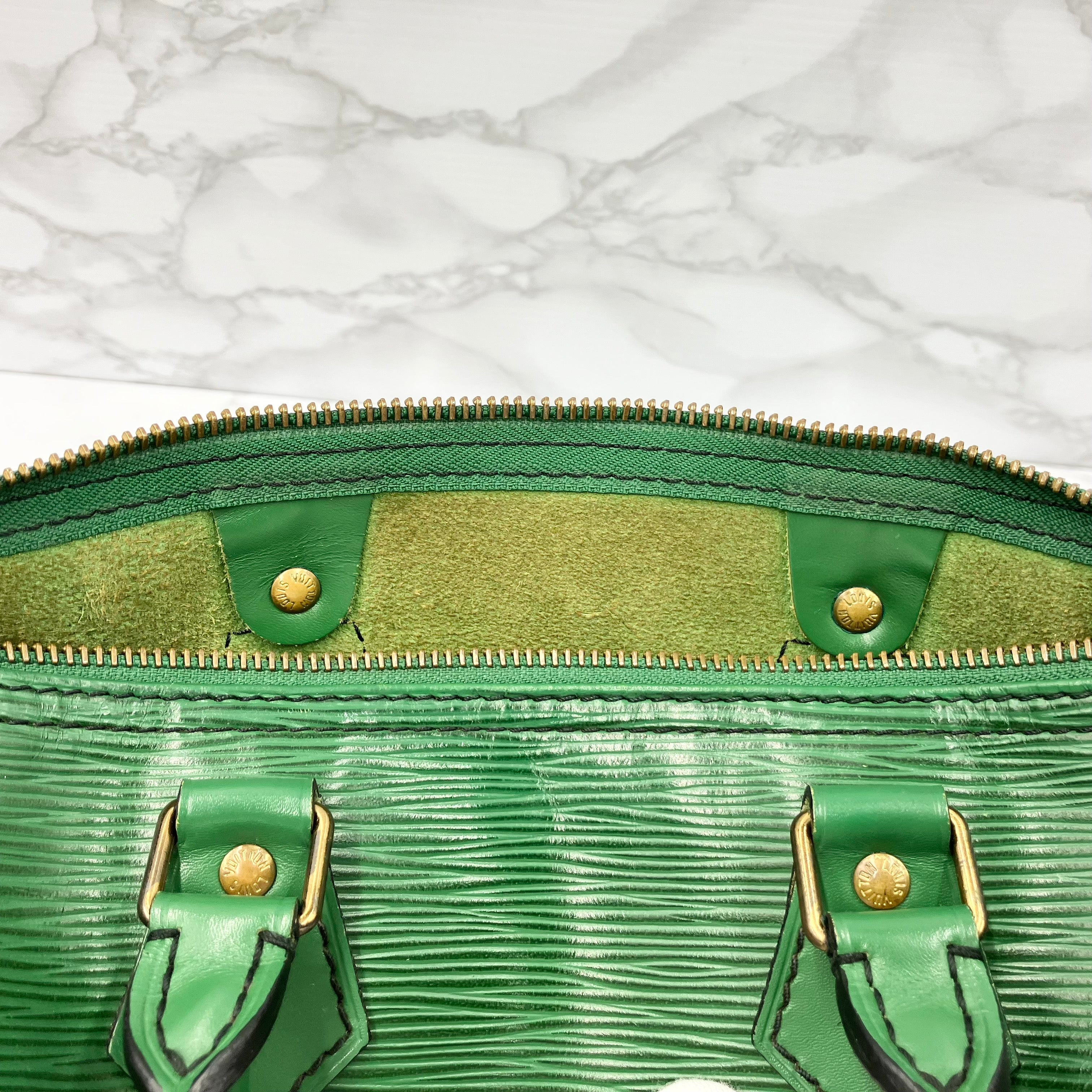 LOUIS VUITTON Epi Speedy 25