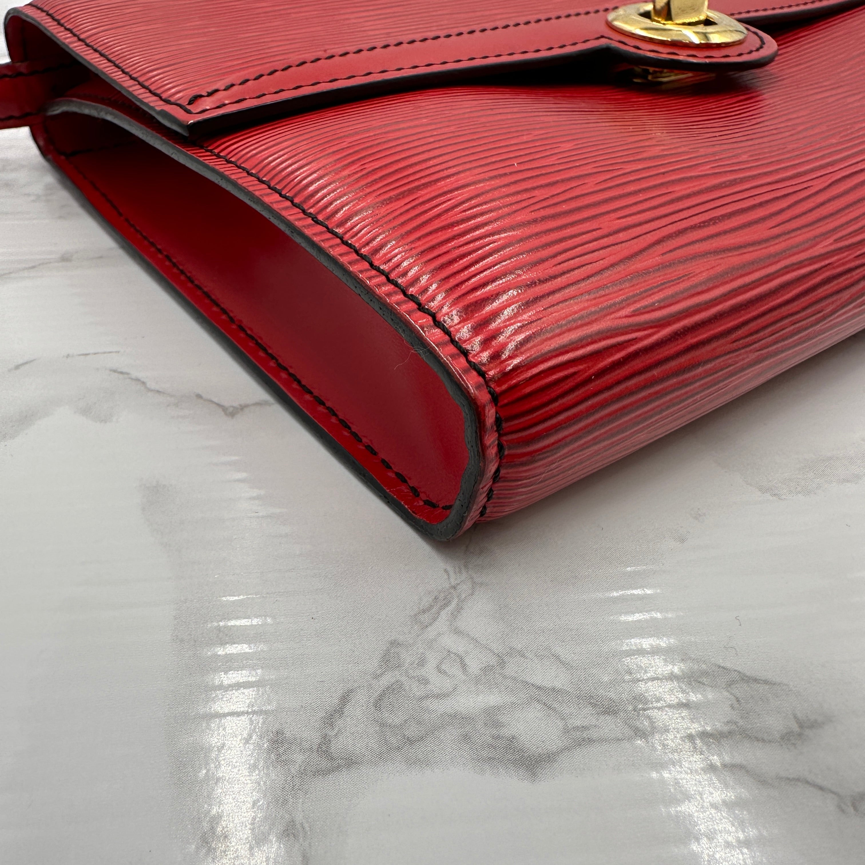 LOUIS VUITTON Epi shoulder bag