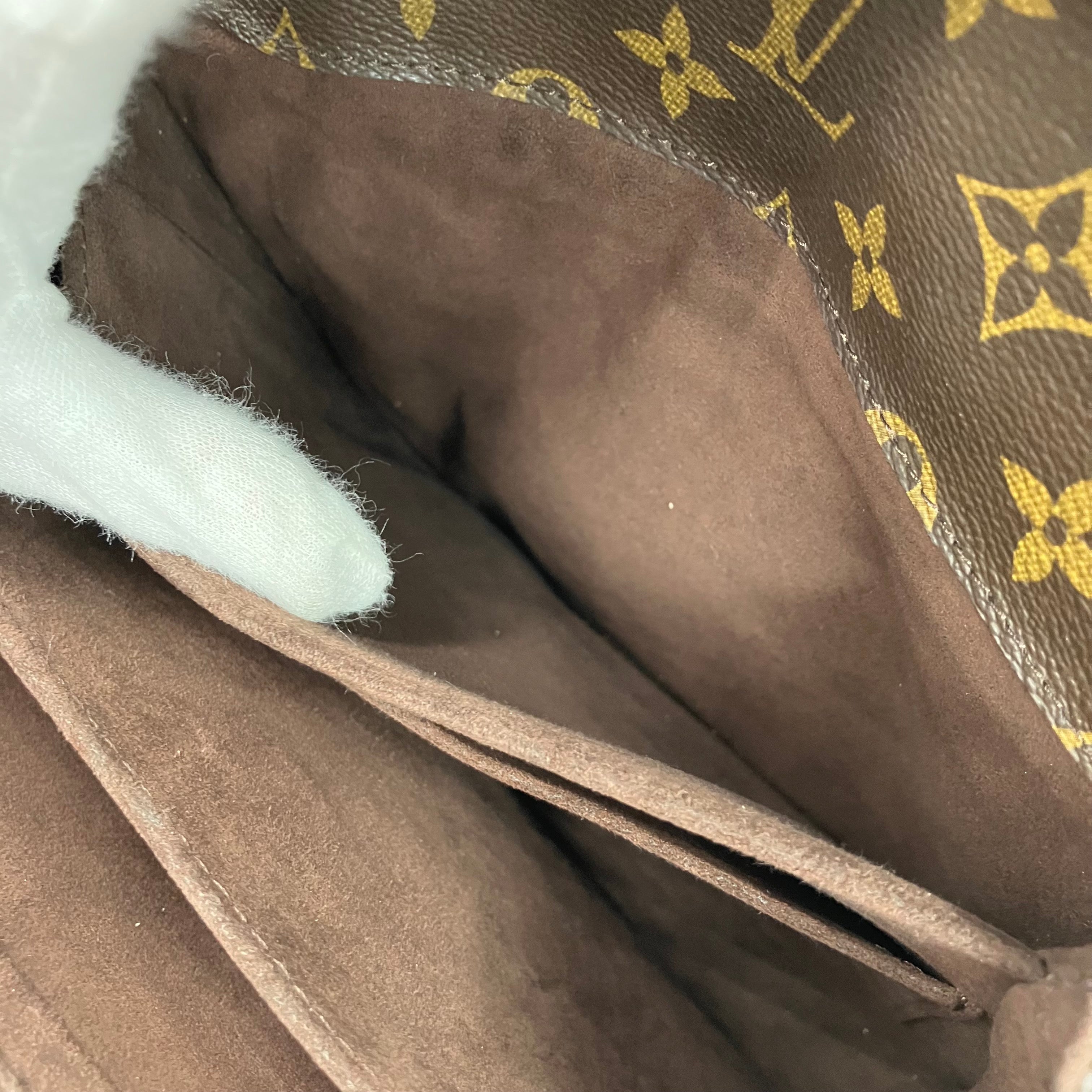 LOUIS VUITTON Monogram Metis shoulder bag