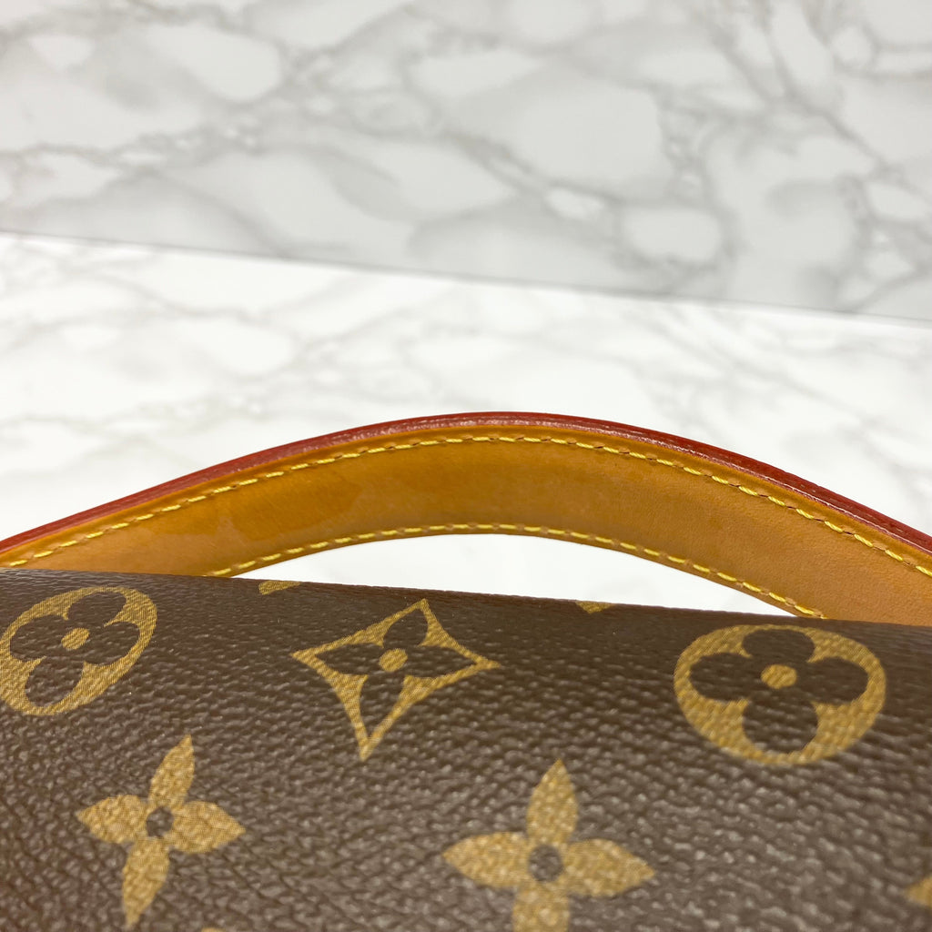 LOUIS VUITTON Monogram Metis shoulder bag