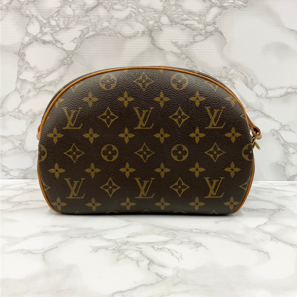 LOUIS VUITTON Monogram brois shoulder bag