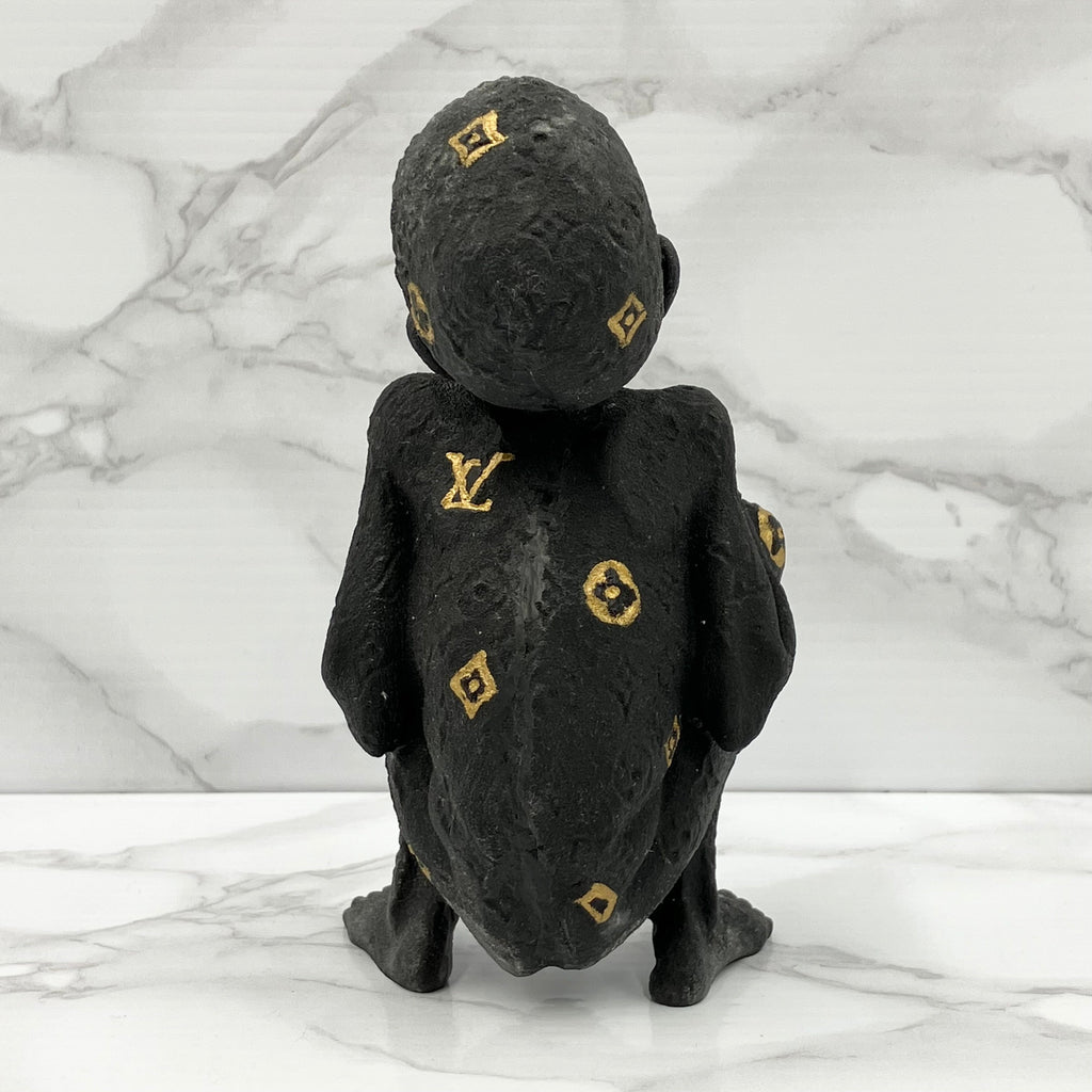 LOUIS VUITTON BEEJOIR Bronze statue, limited to 500 pieces worldwide