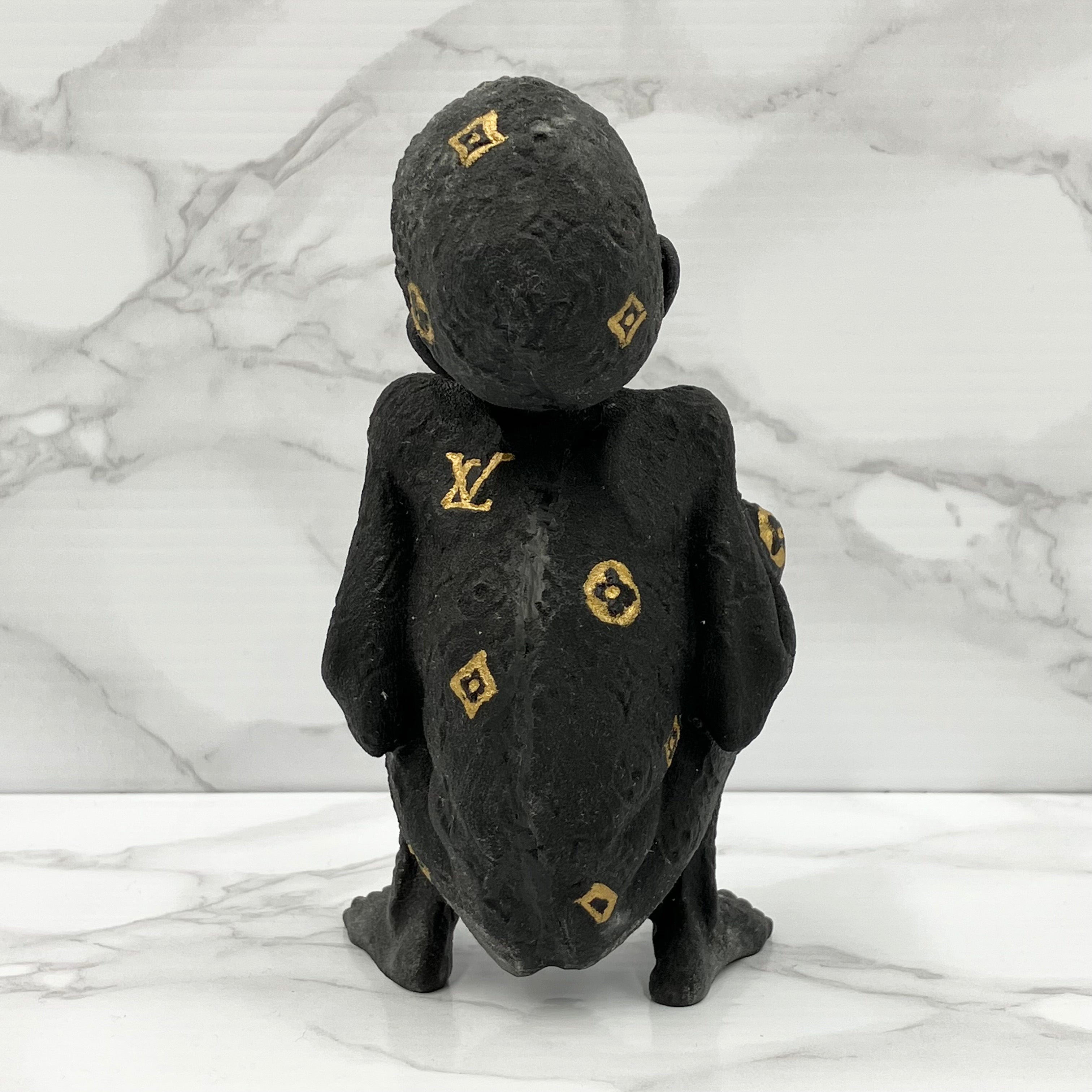 LOUIS VUITTON BEEJOIR Bronze statue, limited to 500 pieces worldwide