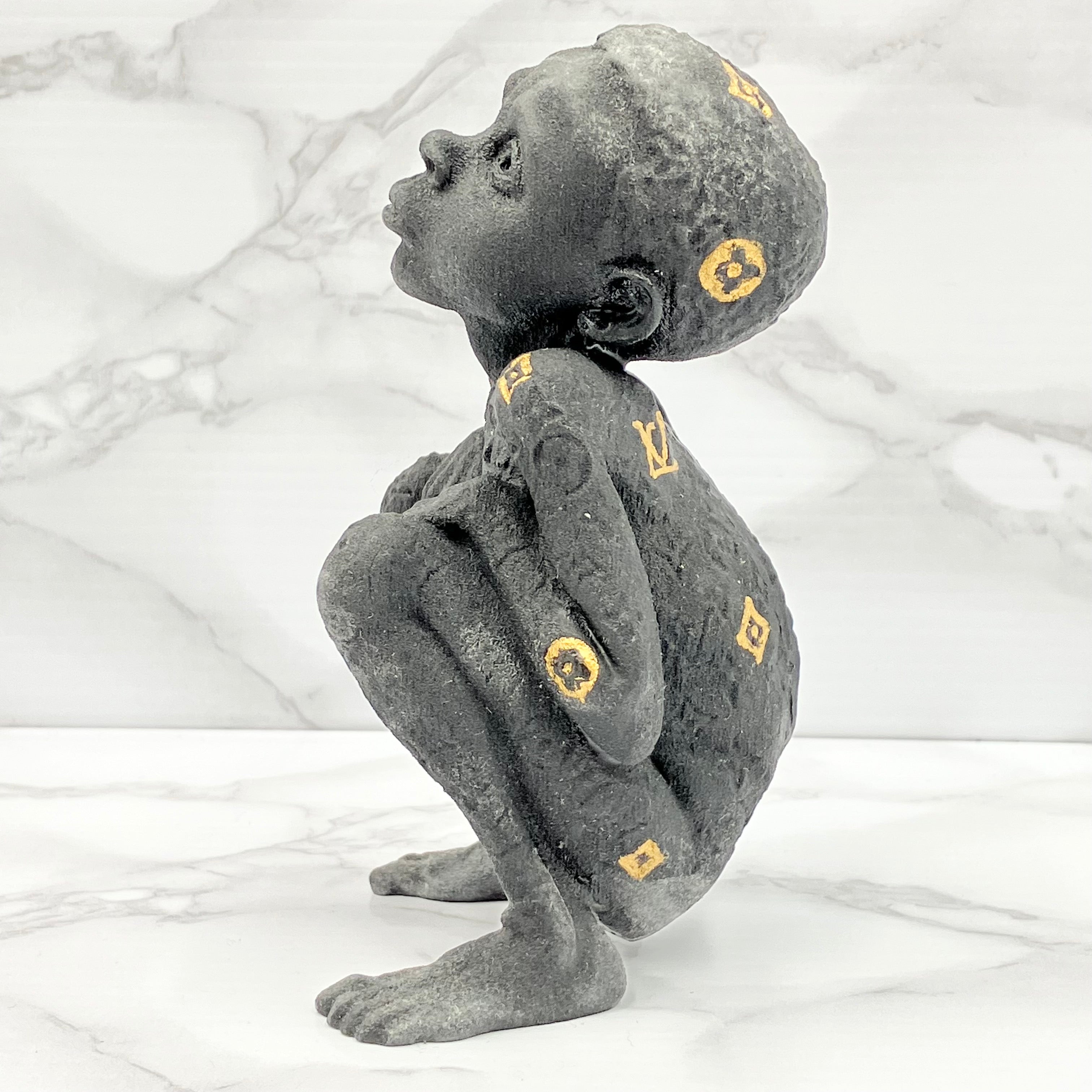 LOUIS VUITTON BEEJOIR Bronze statue, limited to 500 pieces worldwide