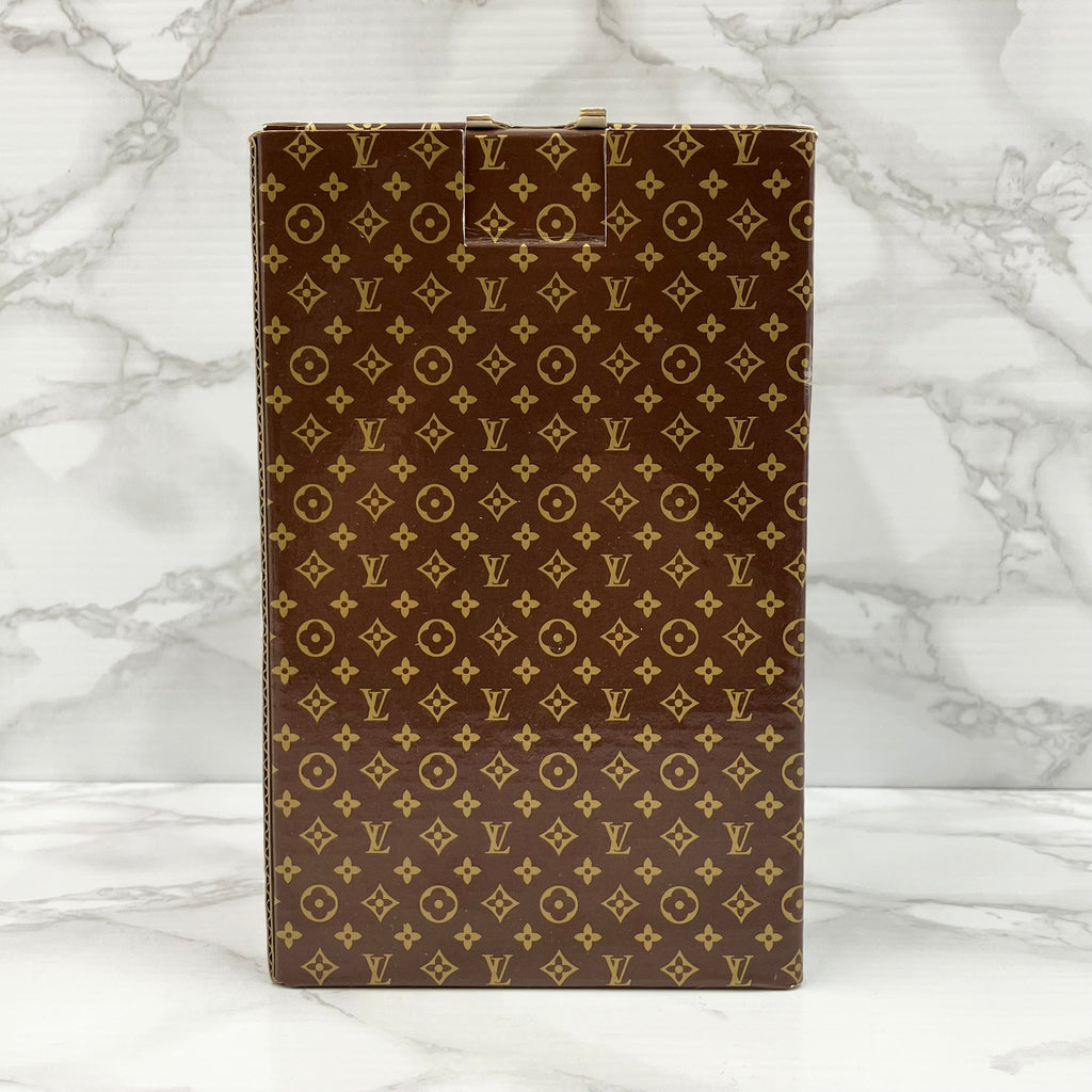 LOUIS VUITTON BEEJOIR Bronze statue, limited to 500 pieces worldwide