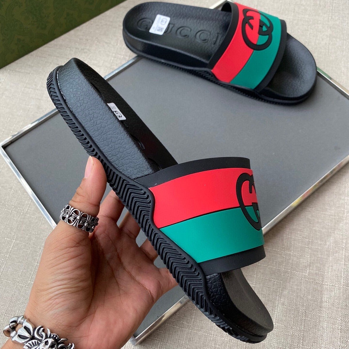 MSE049 GG Men's Slippers / Size6-12