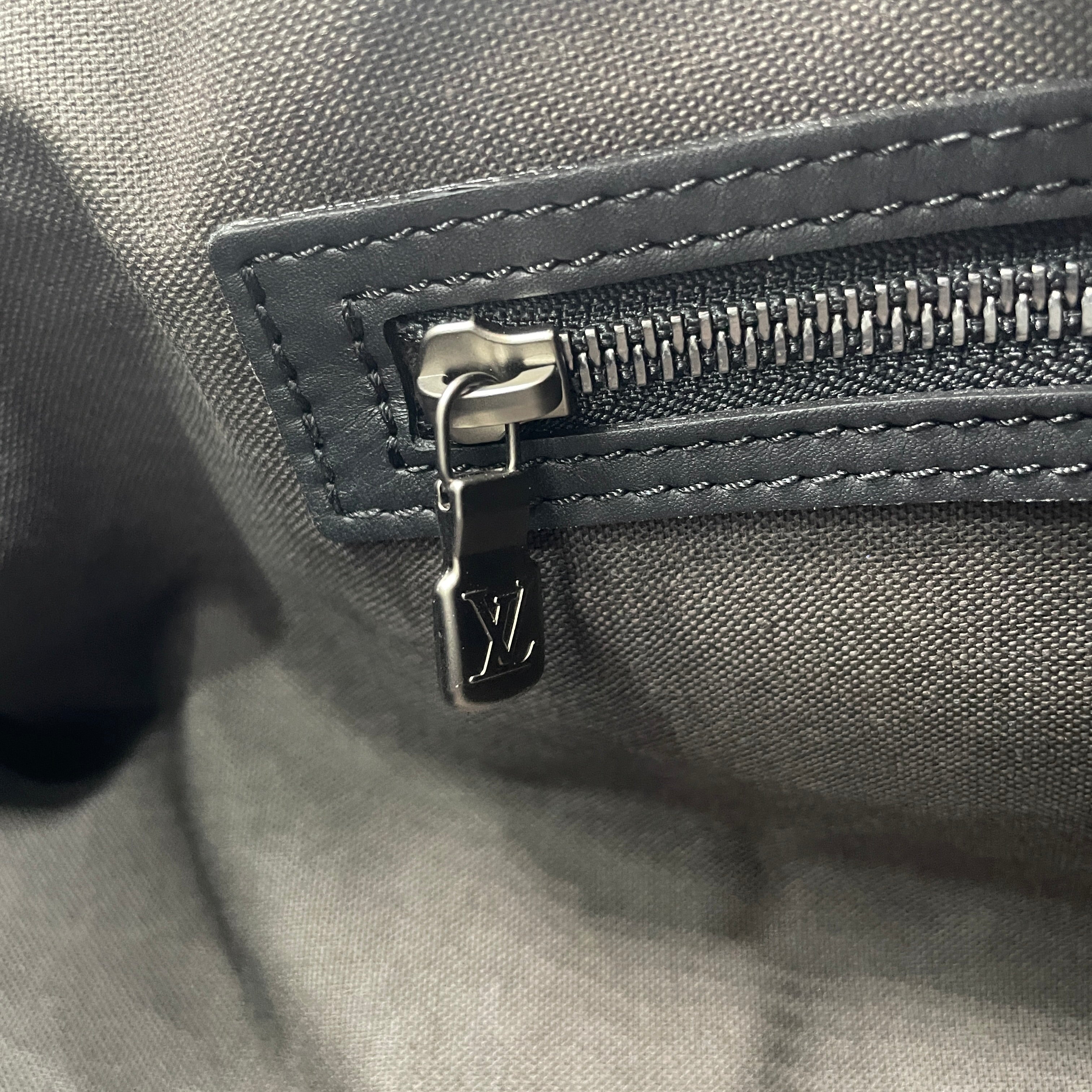 LOUIS VUITTON Damier Infini Keepall 55 Bandouliere