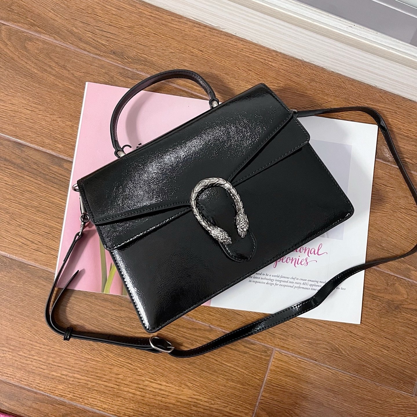 GC703 Dionysus Medium Top Handle Bag / 11.4"W x 7.8"H x 4"D