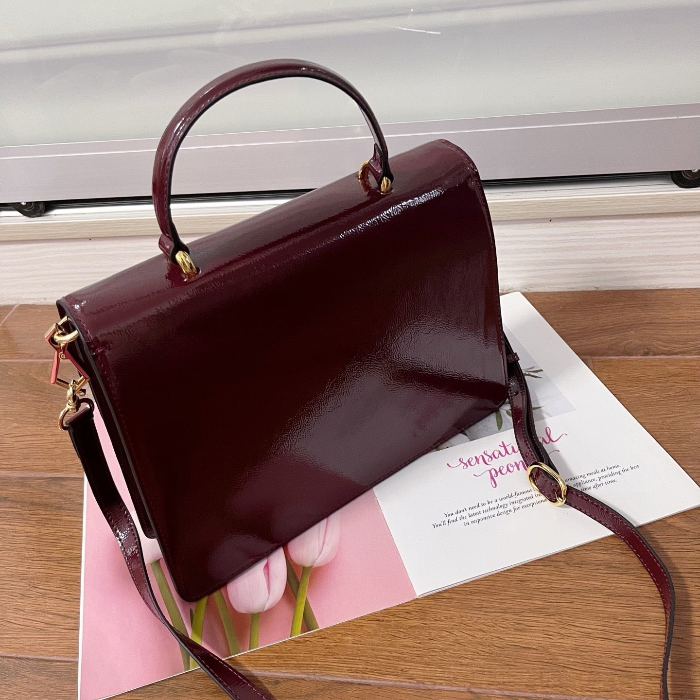 GC704 Dionysus Medium Top Handle Bag / 11.4"W x 7.8"H x 4"D