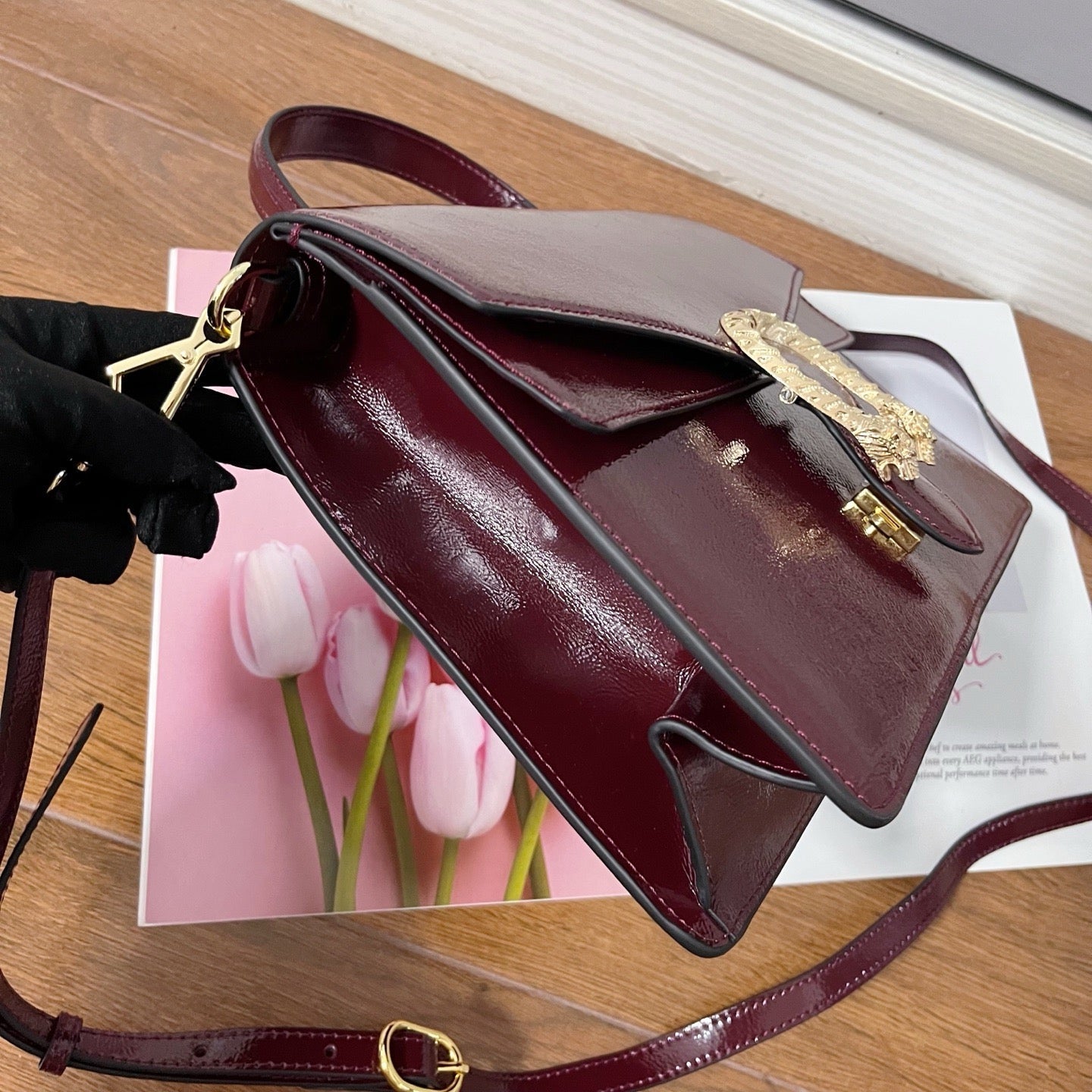 GC704 Dionysus Medium Top Handle Bag / 11.4"W x 7.8"H x 4"D