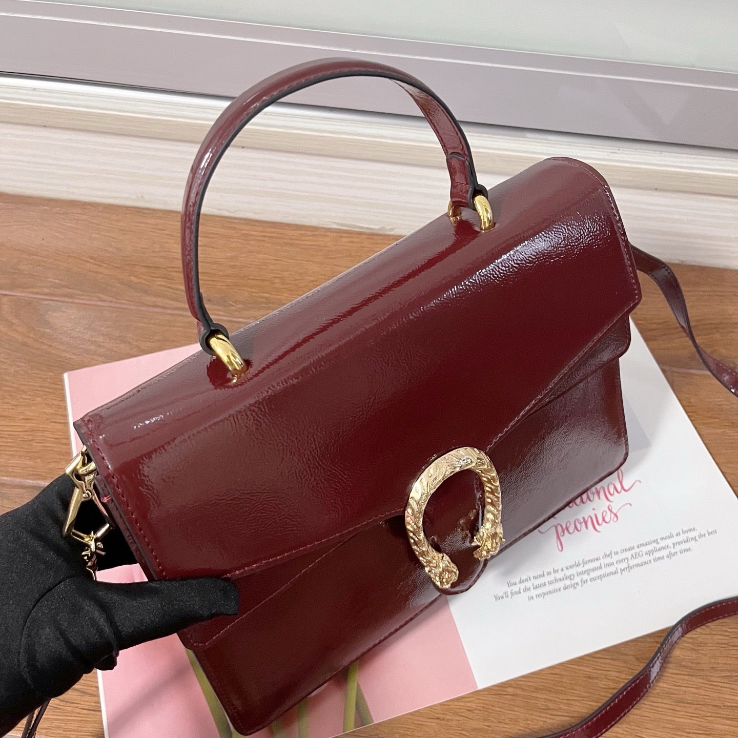 GC704 Dionysus Medium Top Handle Bag / 11.4"W x 7.8"H x 4"D