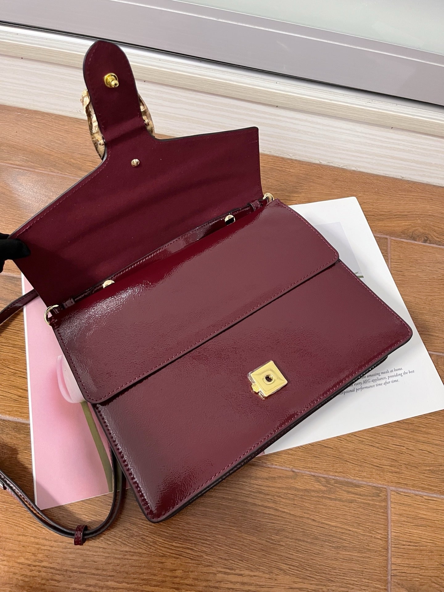 GC704 Dionysus Medium Top Handle Bag / 11.4"W x 7.8"H x 4"D