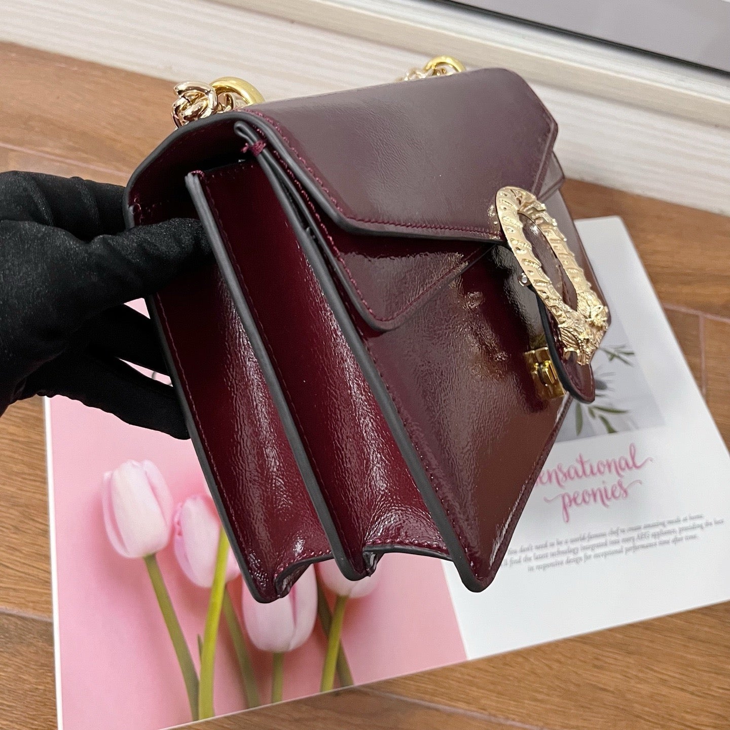 GC705 Dionysus Small Shoulder Bag / 11"W x 6.2"H x 4"D
