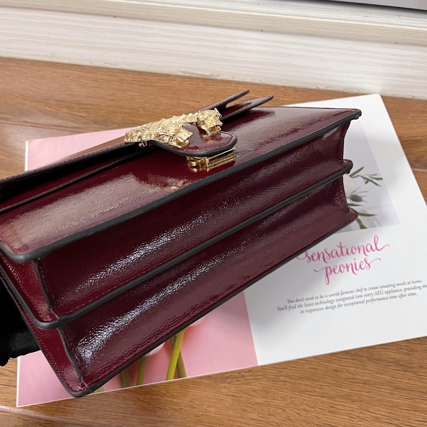 GC705 Dionysus Small Shoulder Bag / 11"W x 6.2"H x 4"D