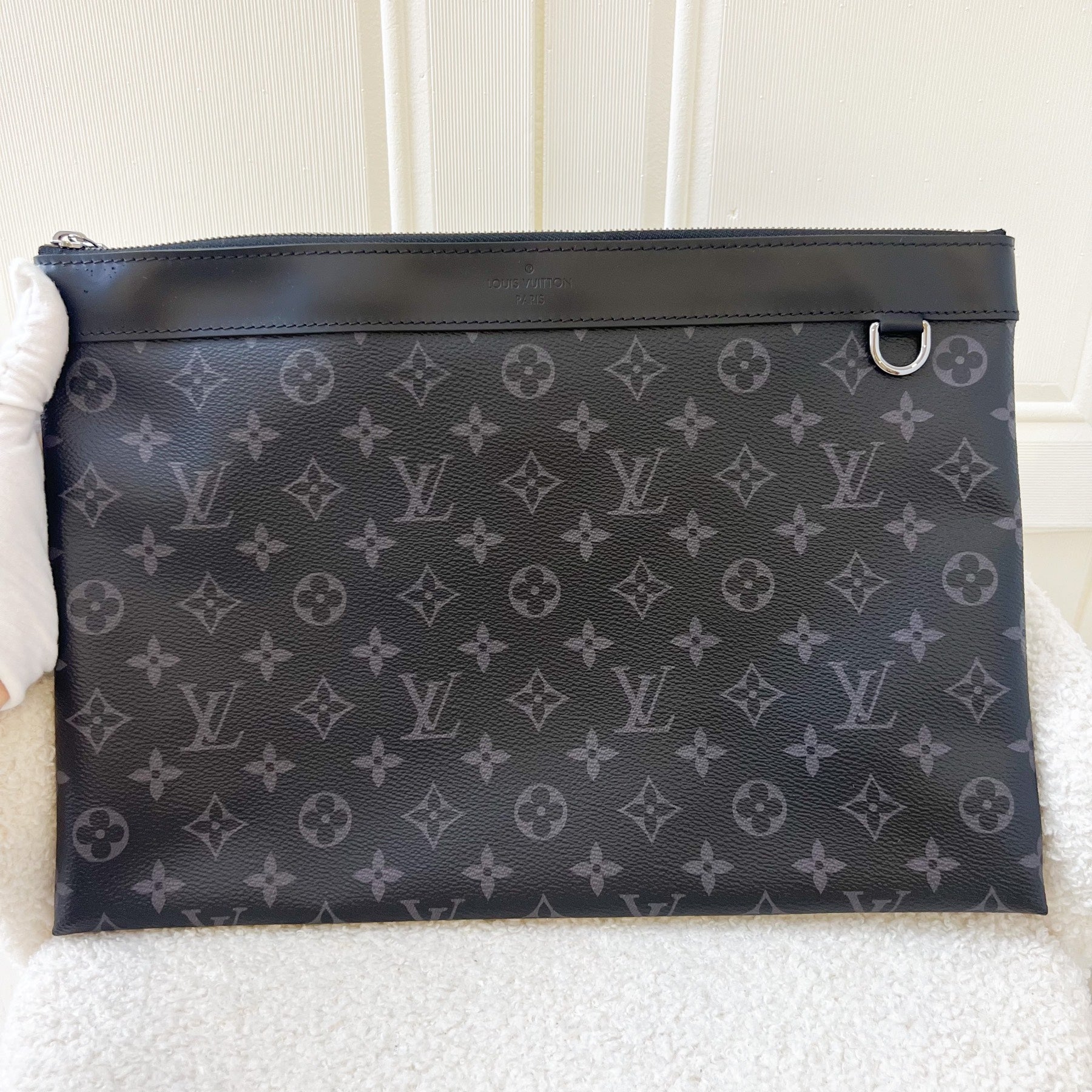 LV Discovery Pochette GM in Monogram Eclipse Canvas SHW